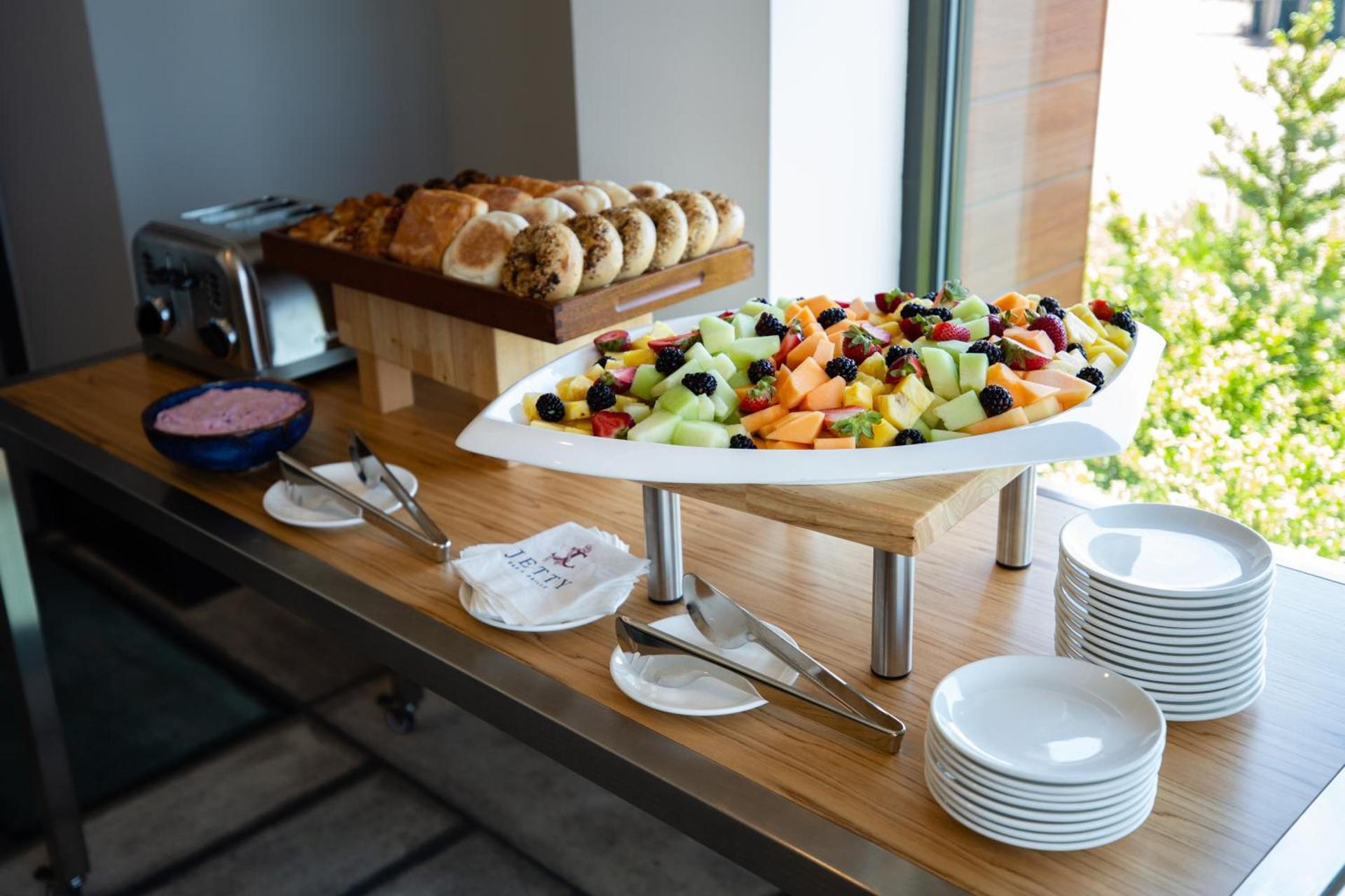 Hotel Indigo Seattle Everett Waterfront Place by IHG photo 44