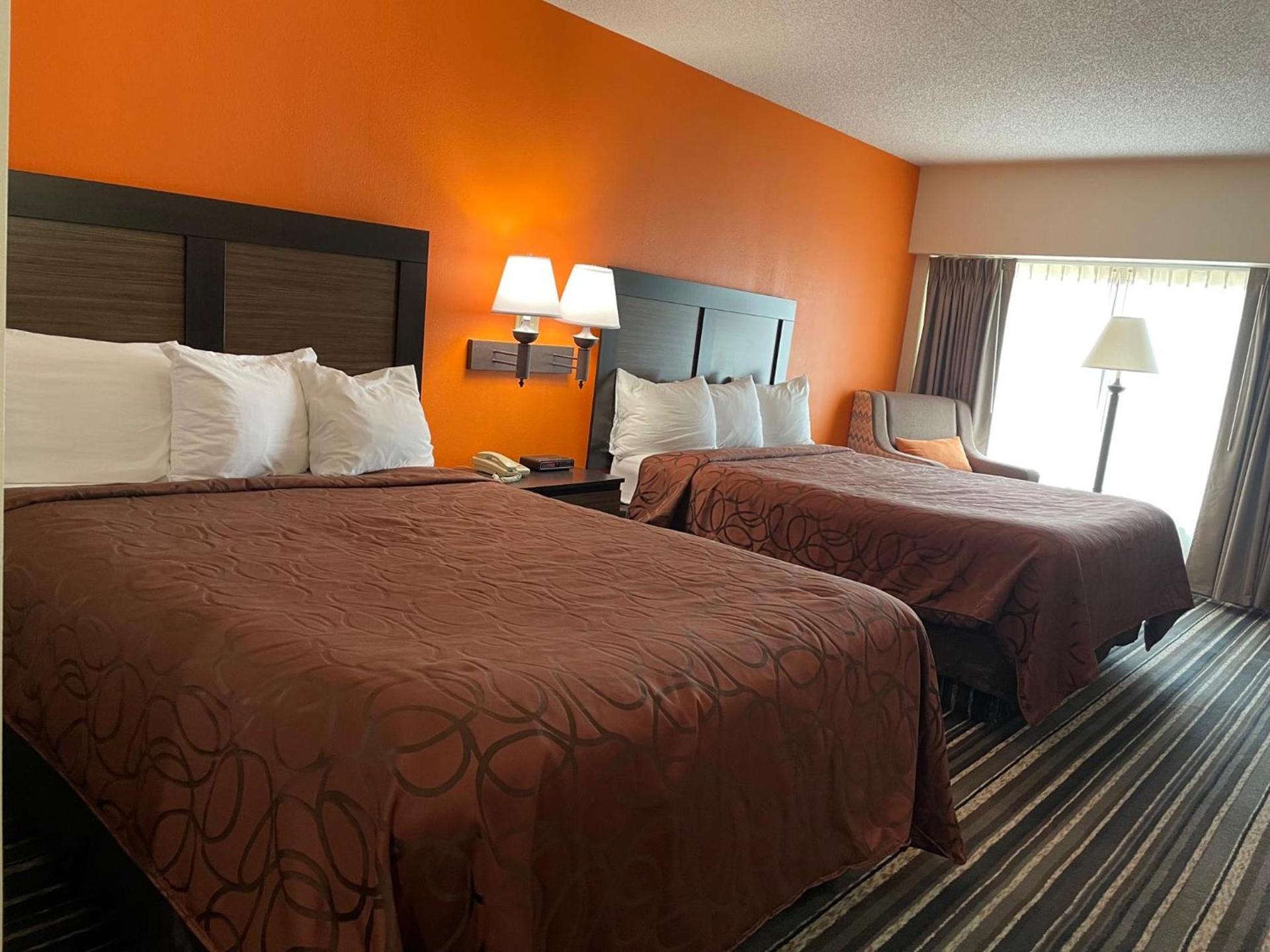 Crossroads Hotel and Huron Event Center photo 33