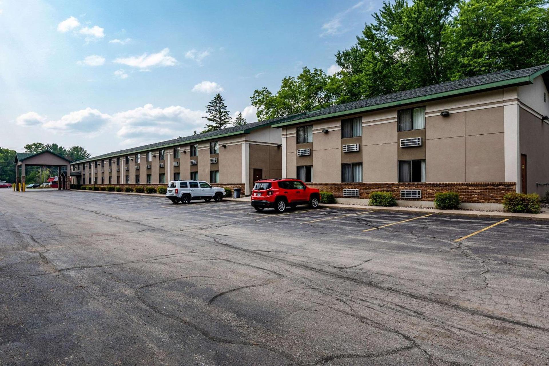 Quality Inn & Suites Marinette photo 4