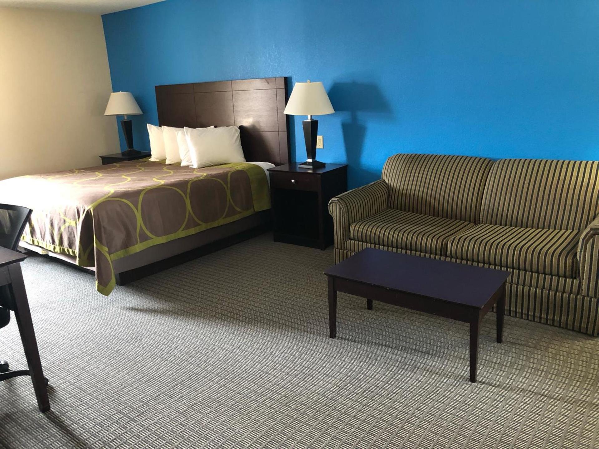 Amerivu Inn & Suites photo 2