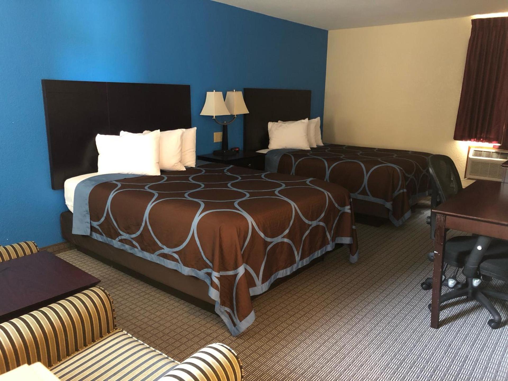 Amerivu Inn & Suites photo 5