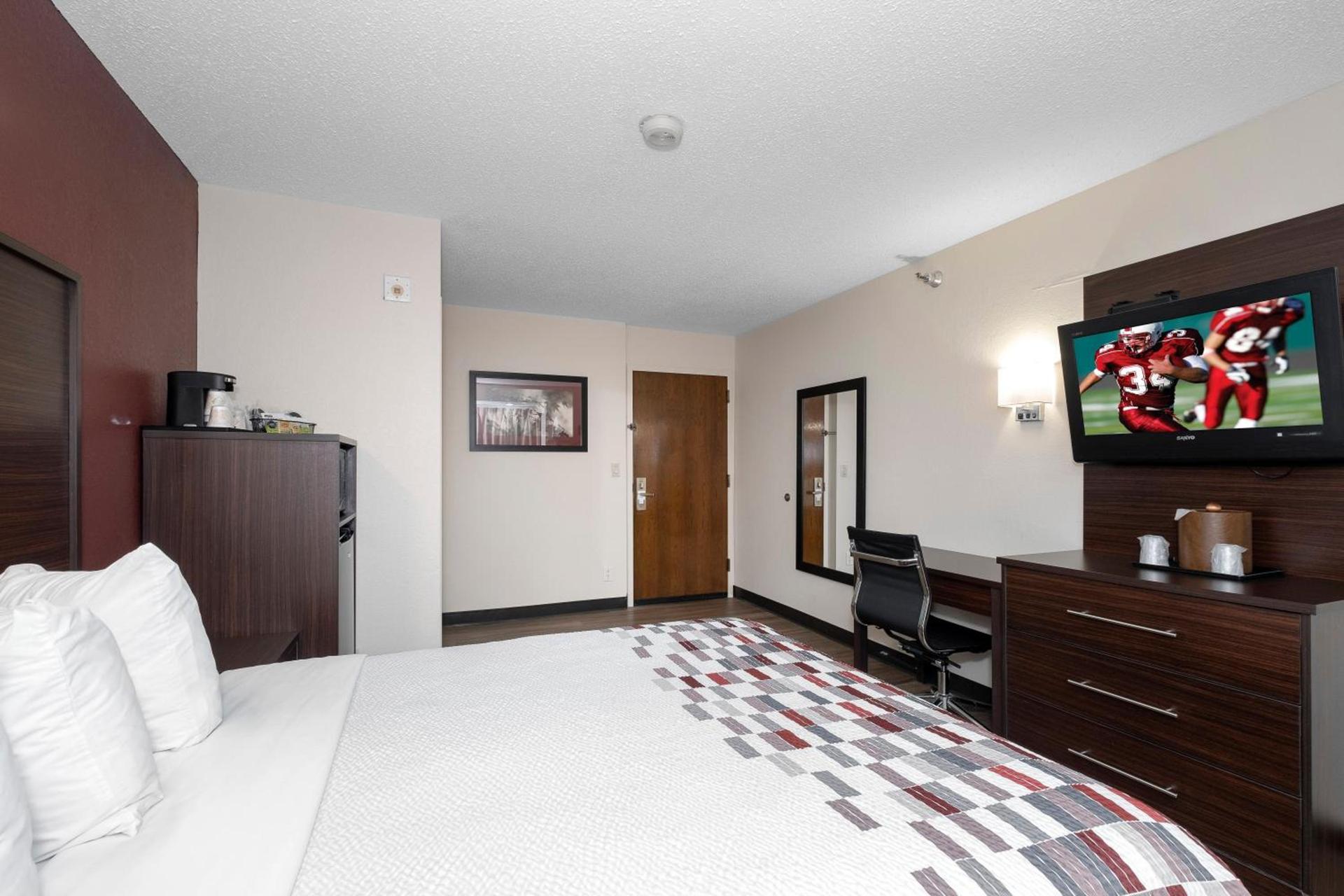 Red Roof Inn Springfield, MO photo 14