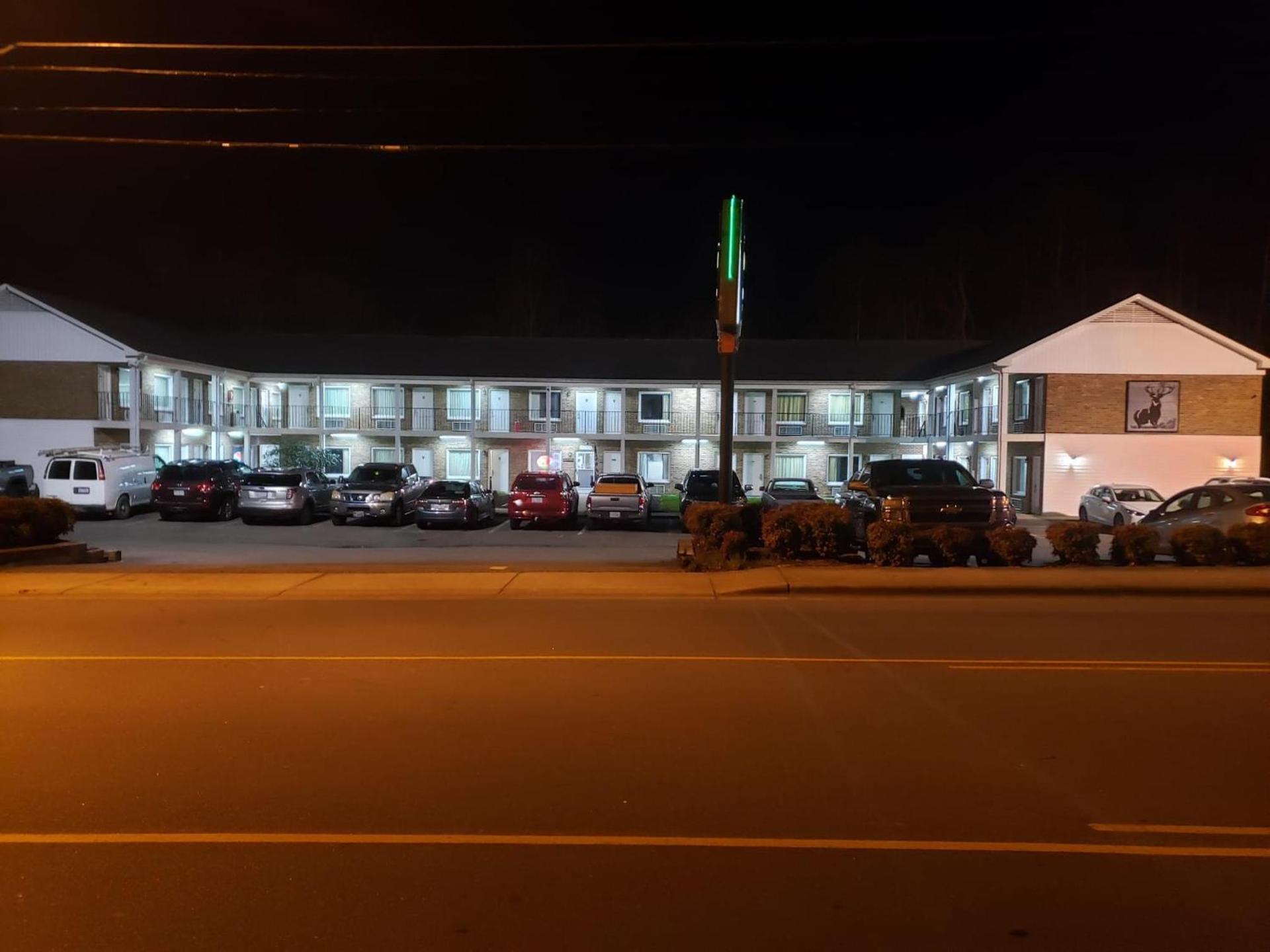 Elk Inn Motel I-77,Exit 85 photo 10