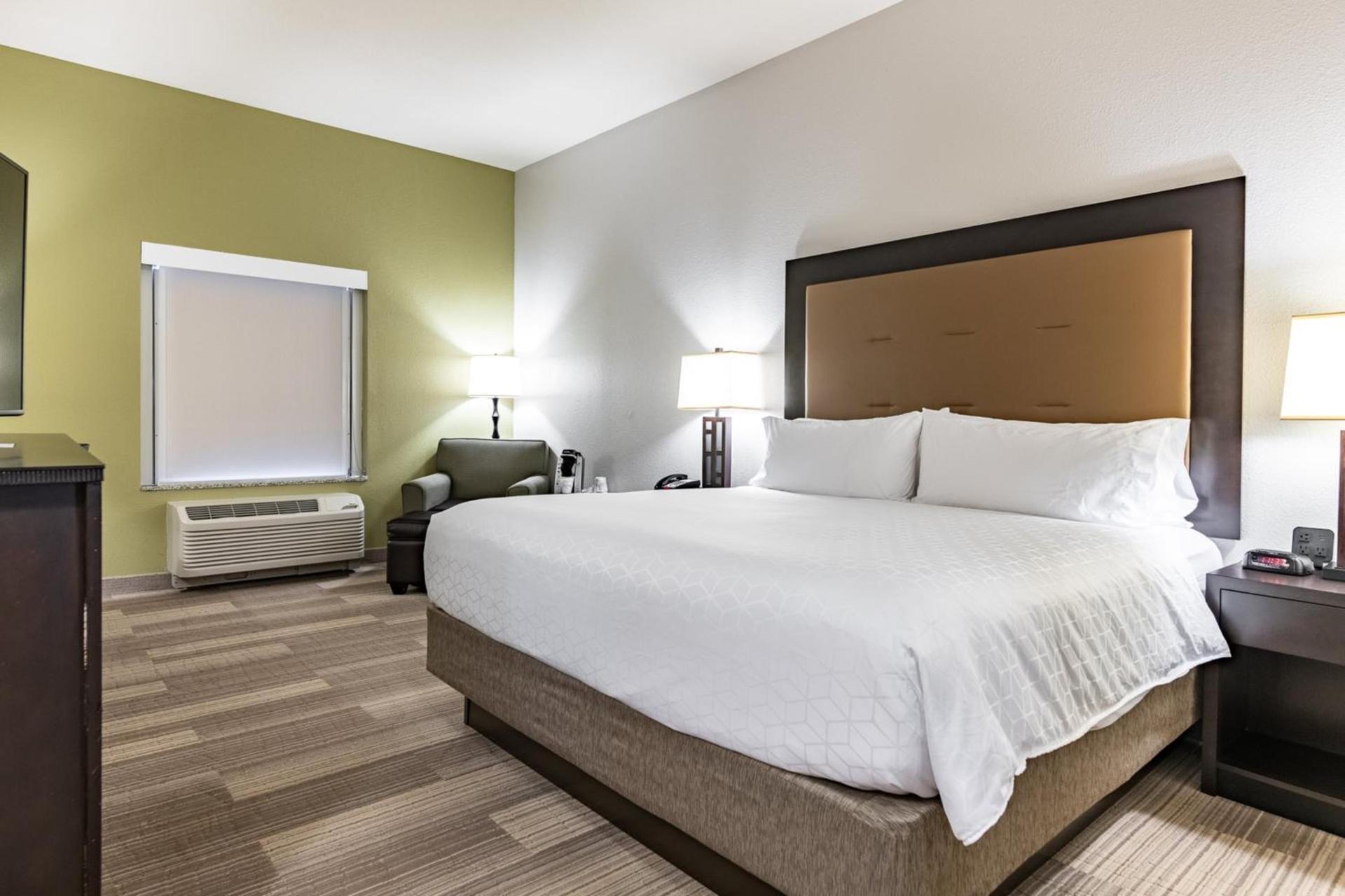 Holiday Inn Express & Suites Ironton by IHG photo 15
