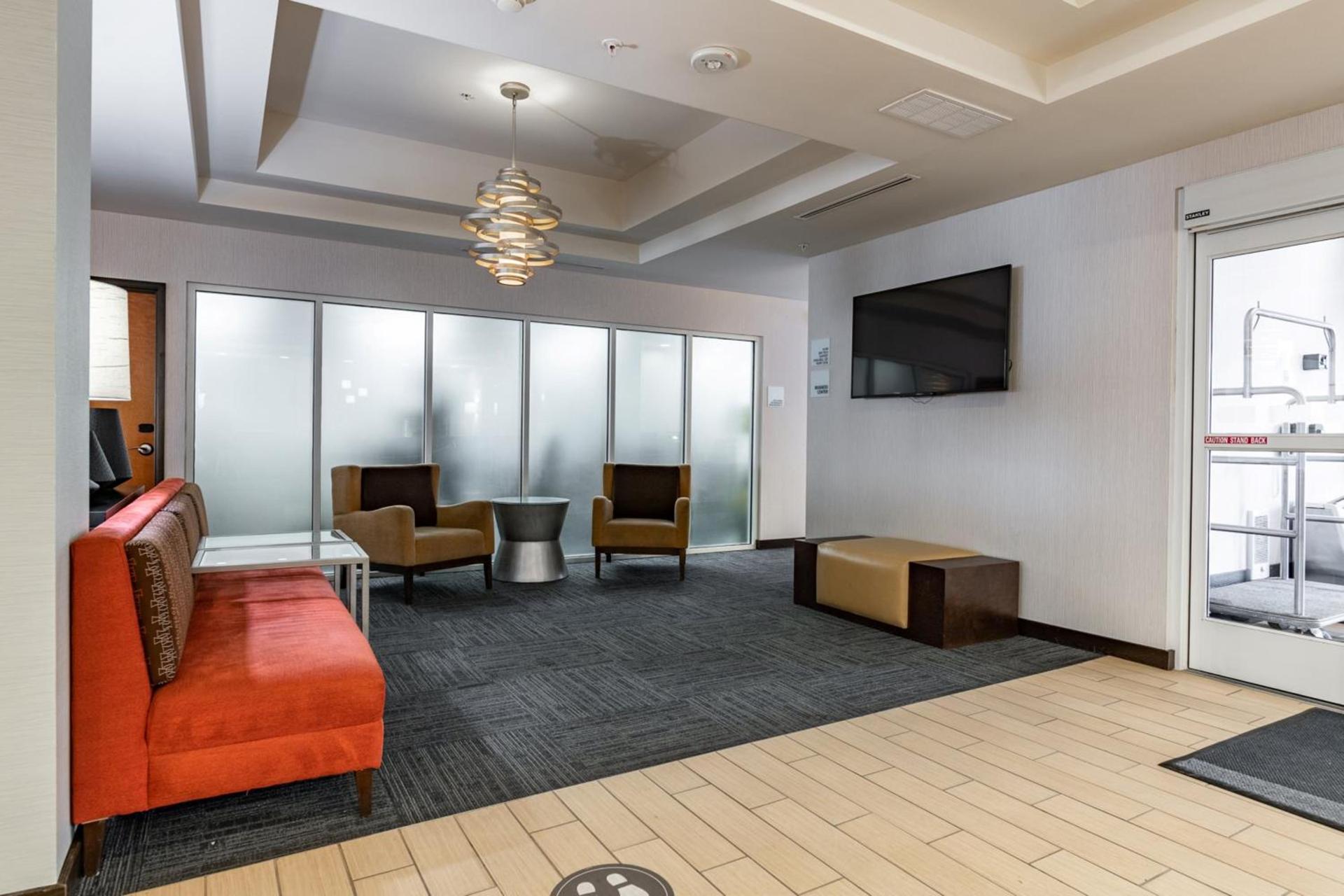 Holiday Inn Express & Suites Ironton by IHG photo 43