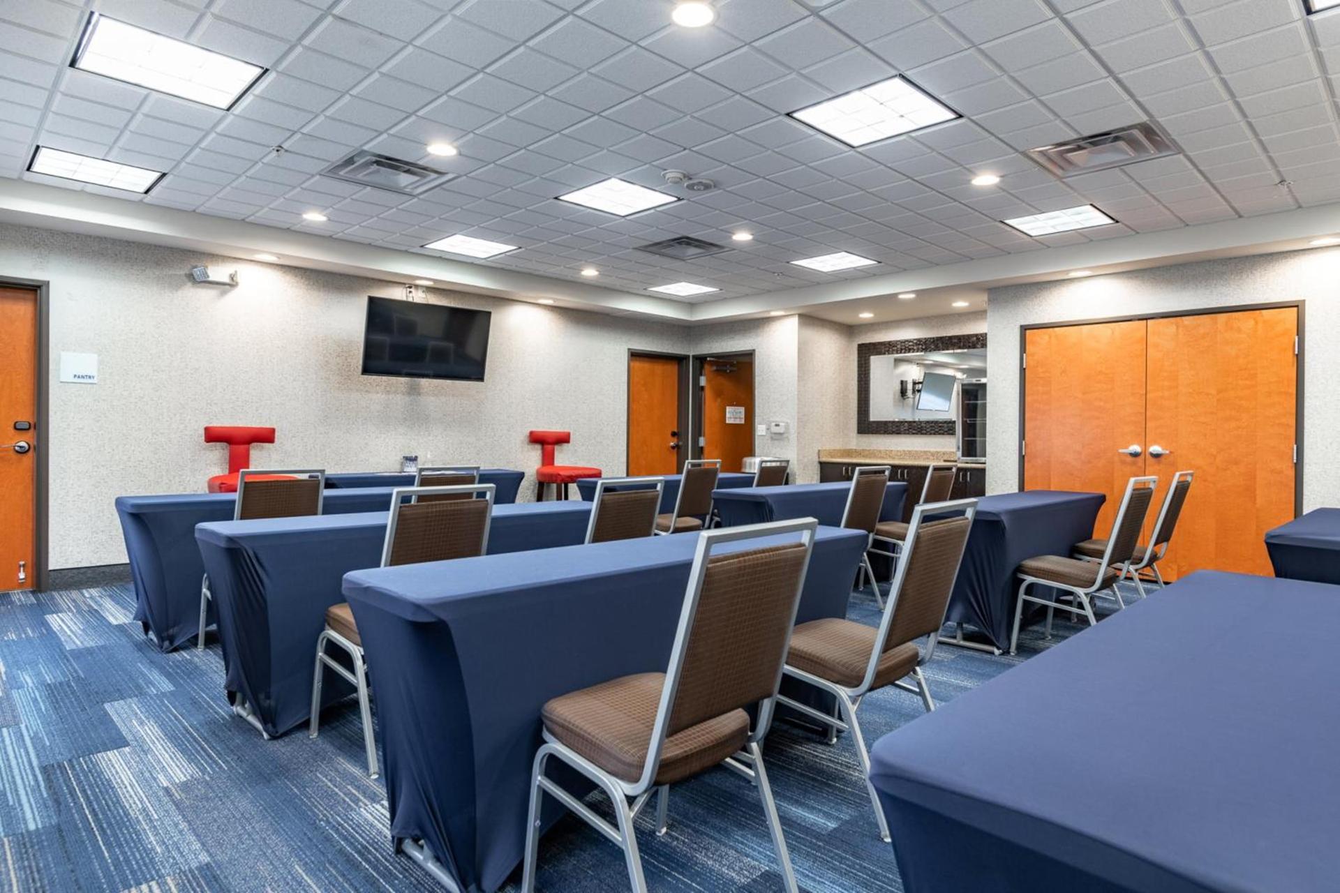 Holiday Inn Express & Suites Ironton by IHG photo 61