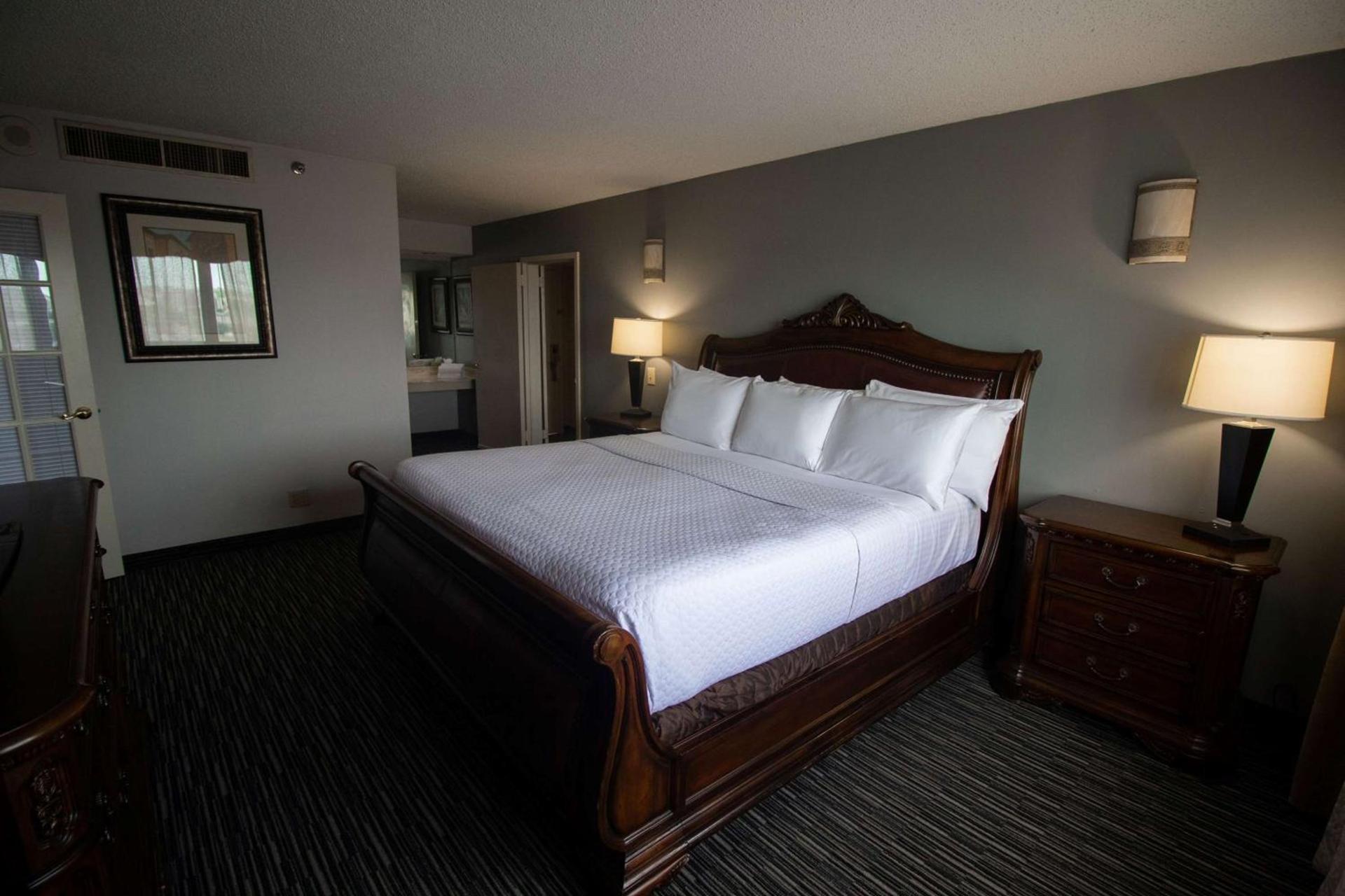 Wyndham Houston near NRG Park - Medical Center photo 40