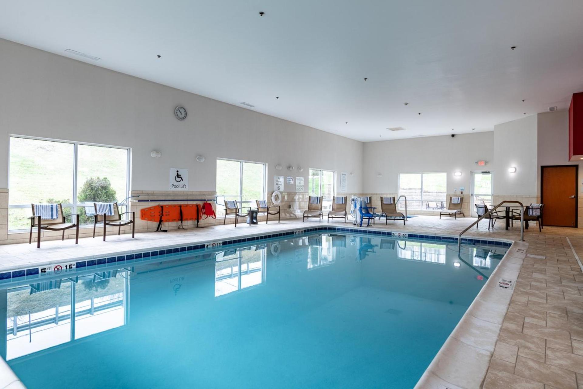 Holiday Inn Express & Suites Ironton by IHG photo 13