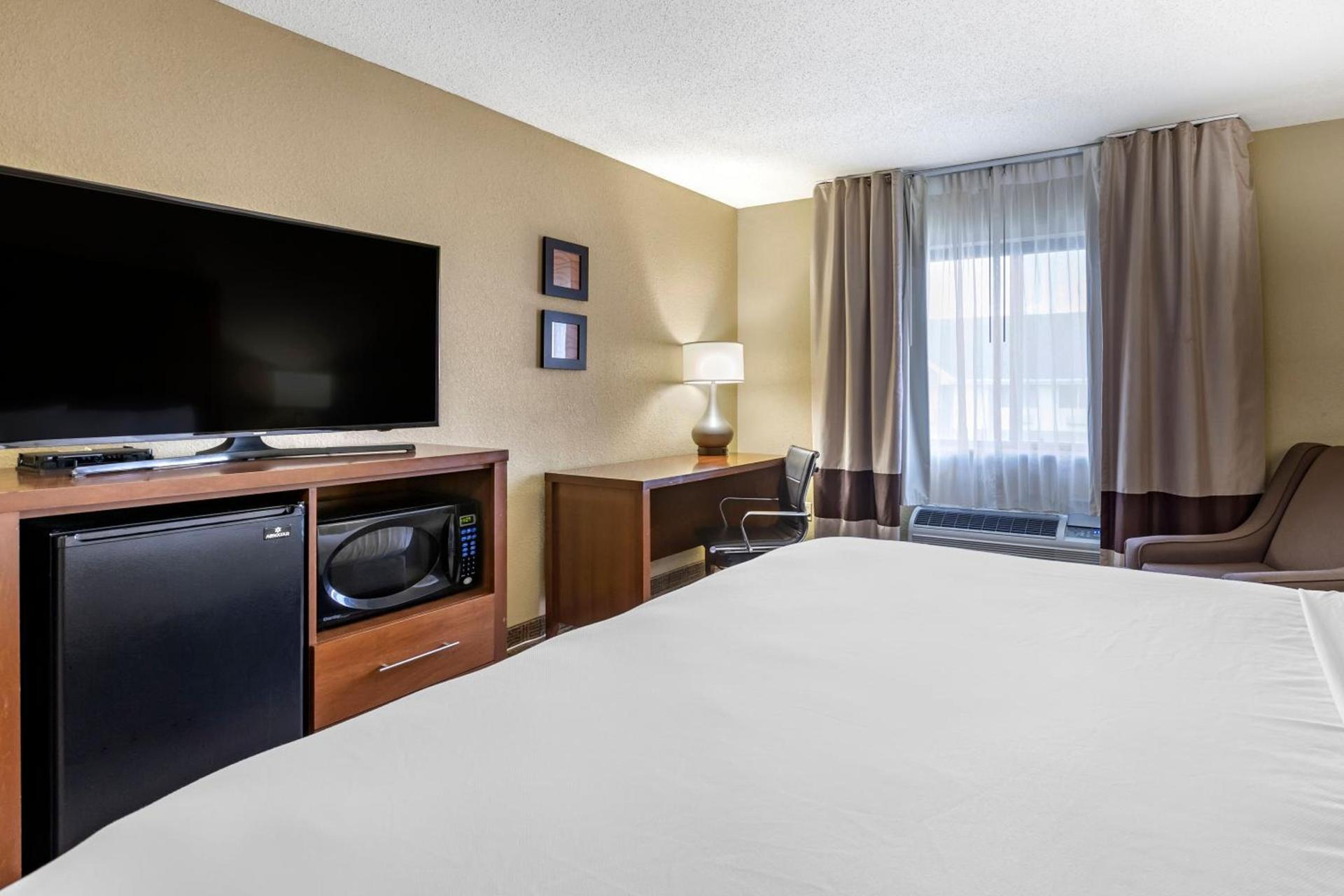 Comfort Inn Moline - Quad Cities photo 35