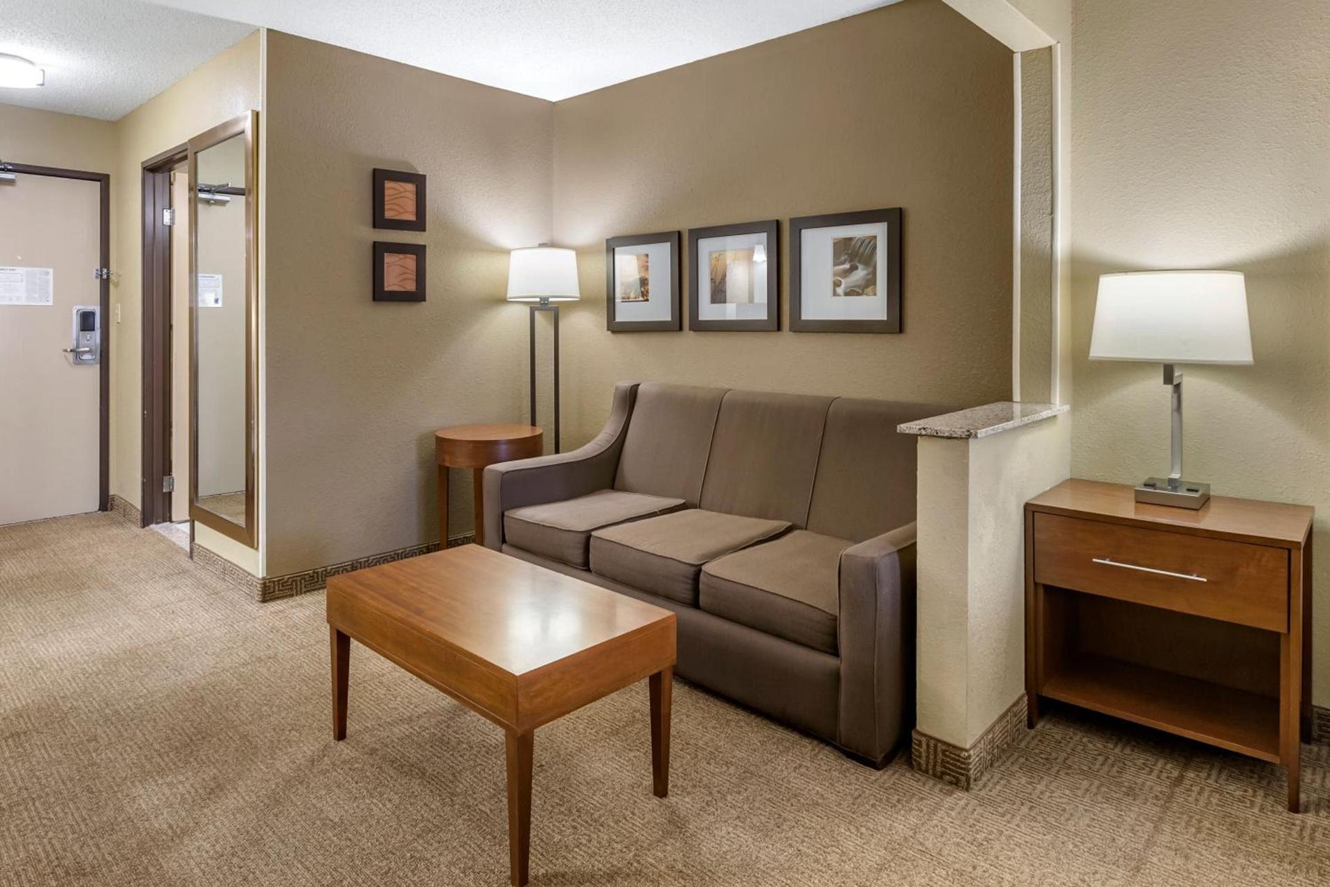 Comfort Inn Moline - Quad Cities photo 41
