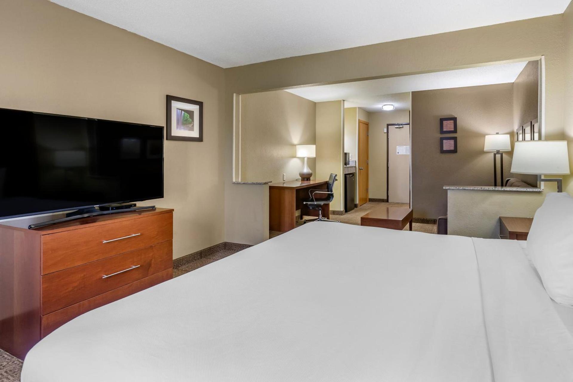 Comfort Inn Moline - Quad Cities photo 42
