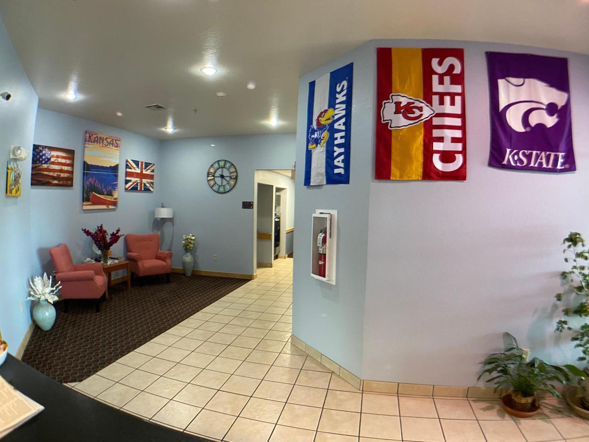 Garnett Hotel & RV Park photo 12