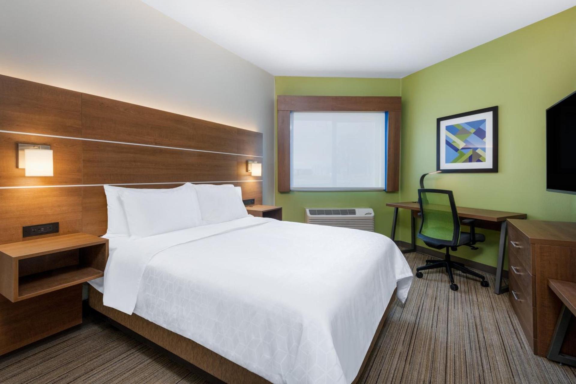Holiday Inn Express & Suites Colorado Springs-Airport by IHG photo 31