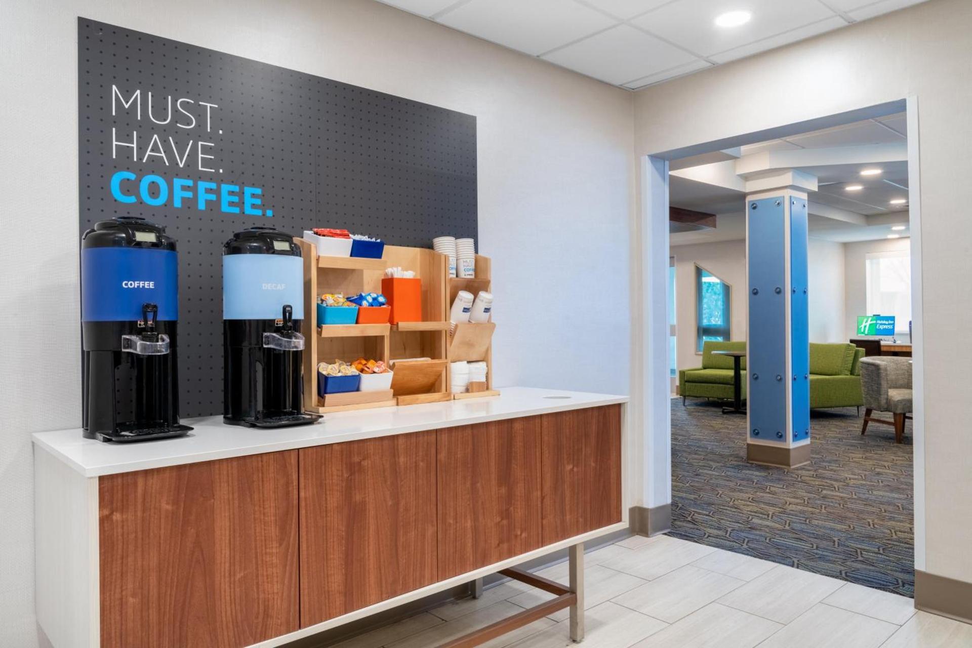 Holiday Inn Express & Suites Colorado Springs-Airport by IHG photo 40