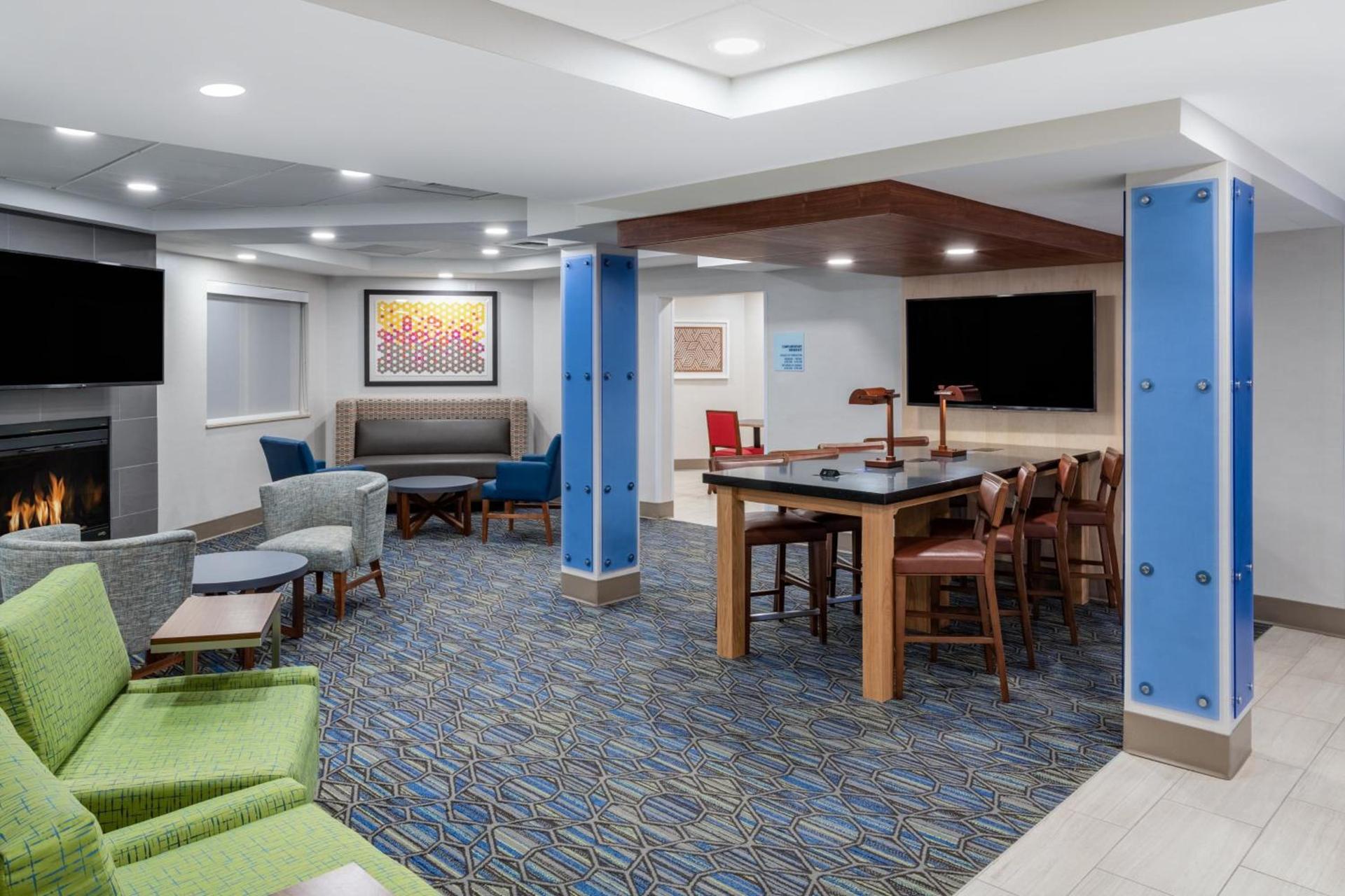 Holiday Inn Express & Suites Colorado Springs-Airport by IHG photo 45