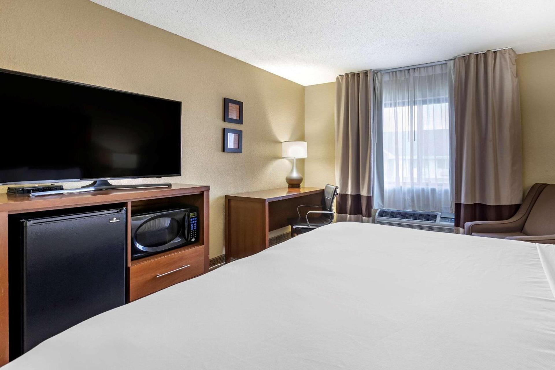 Comfort Inn Moline - Quad Cities photo 8