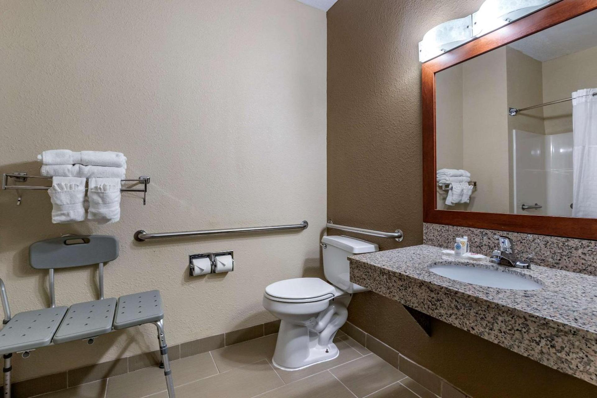Comfort Inn Moline - Quad Cities photo 10