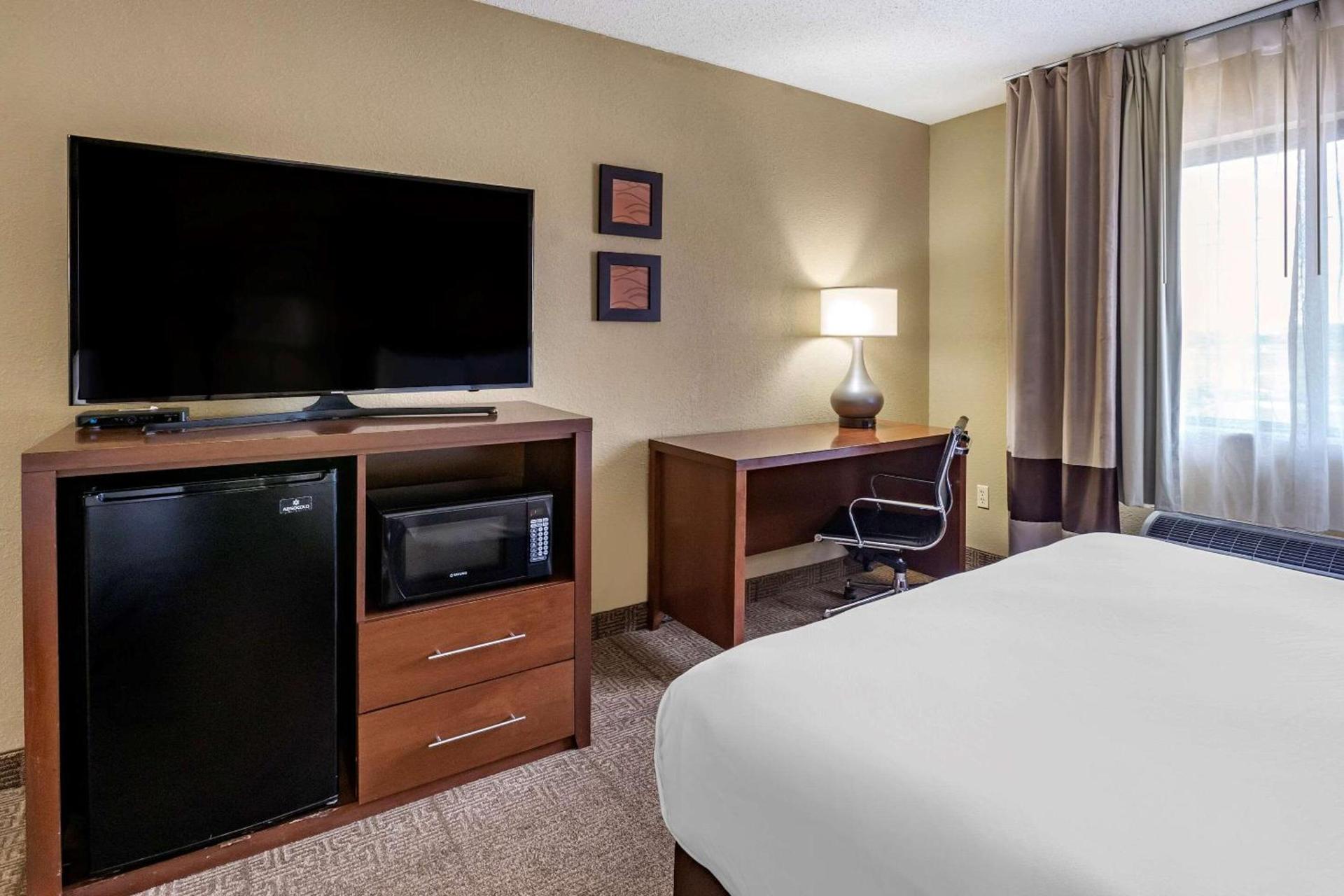 Comfort Inn Moline - Quad Cities photo 14