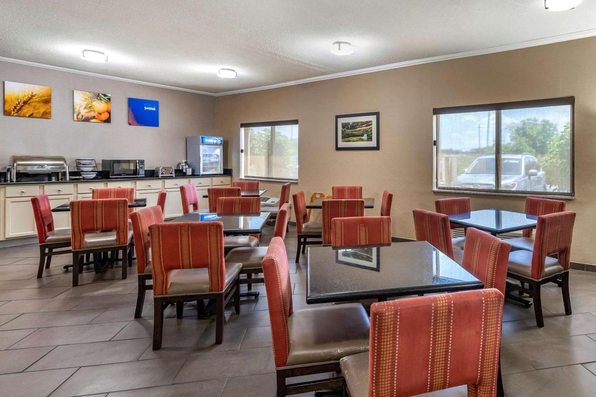 Comfort Inn Moline - Quad Cities photo 24