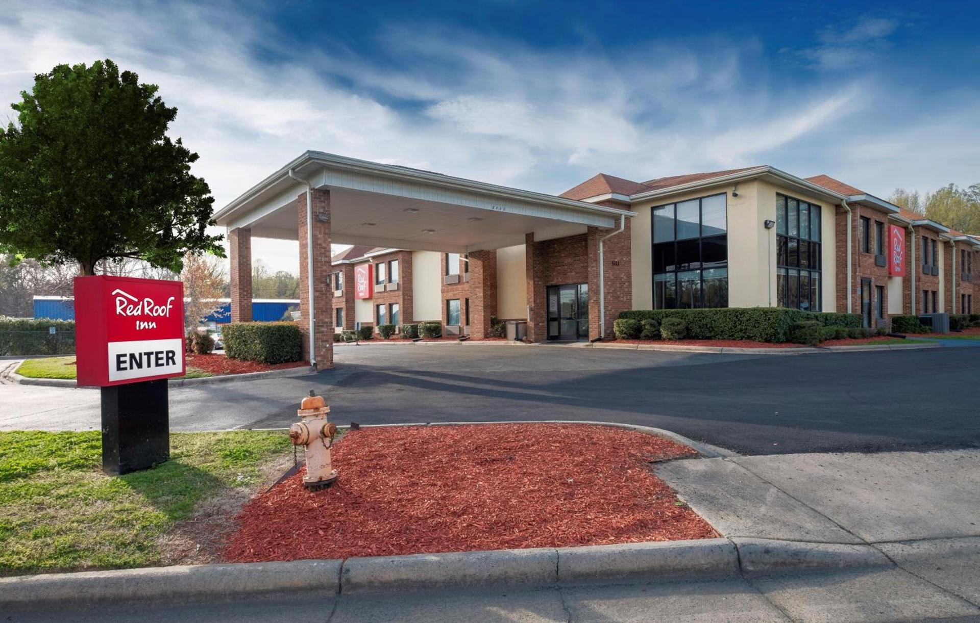 Red Roof Inn Charlotte - University photo 1