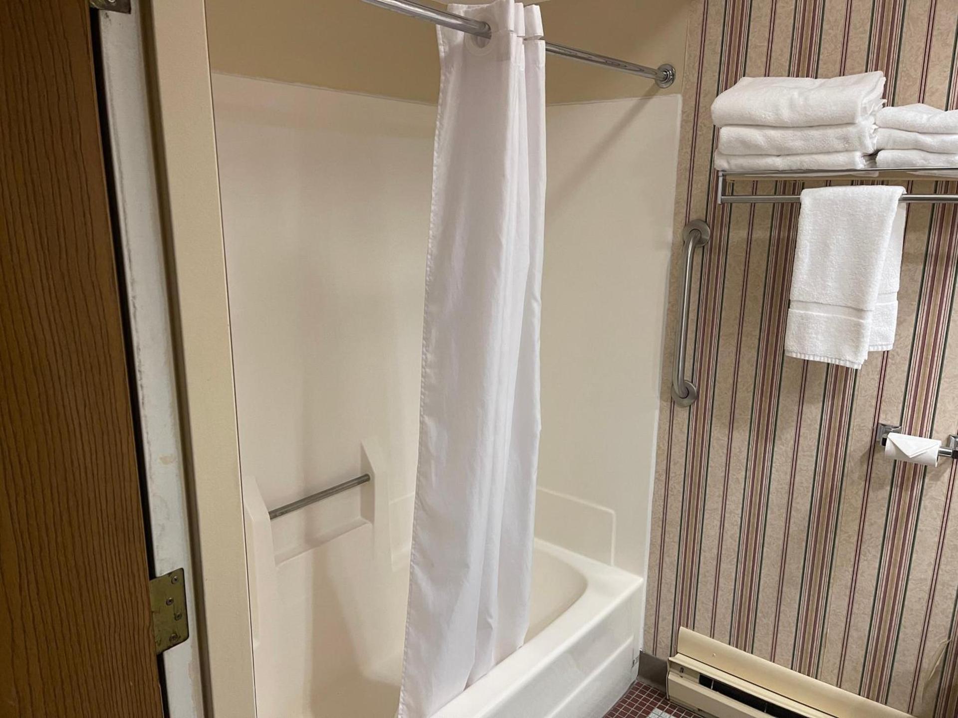 Dollinger's Motor Inn photo 4