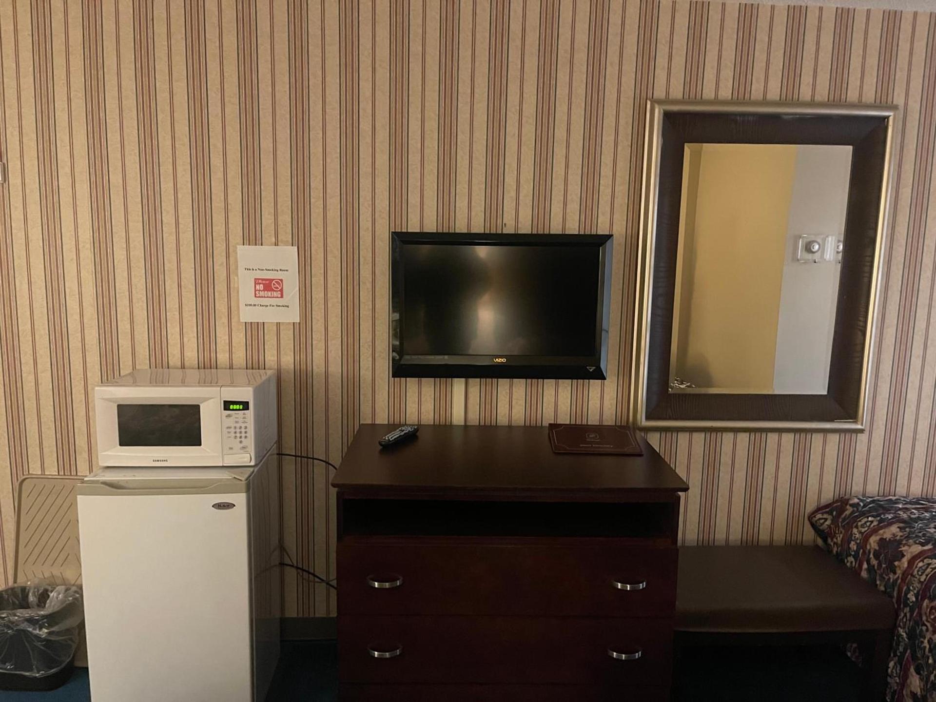 Dollinger's Motor Inn photo 3