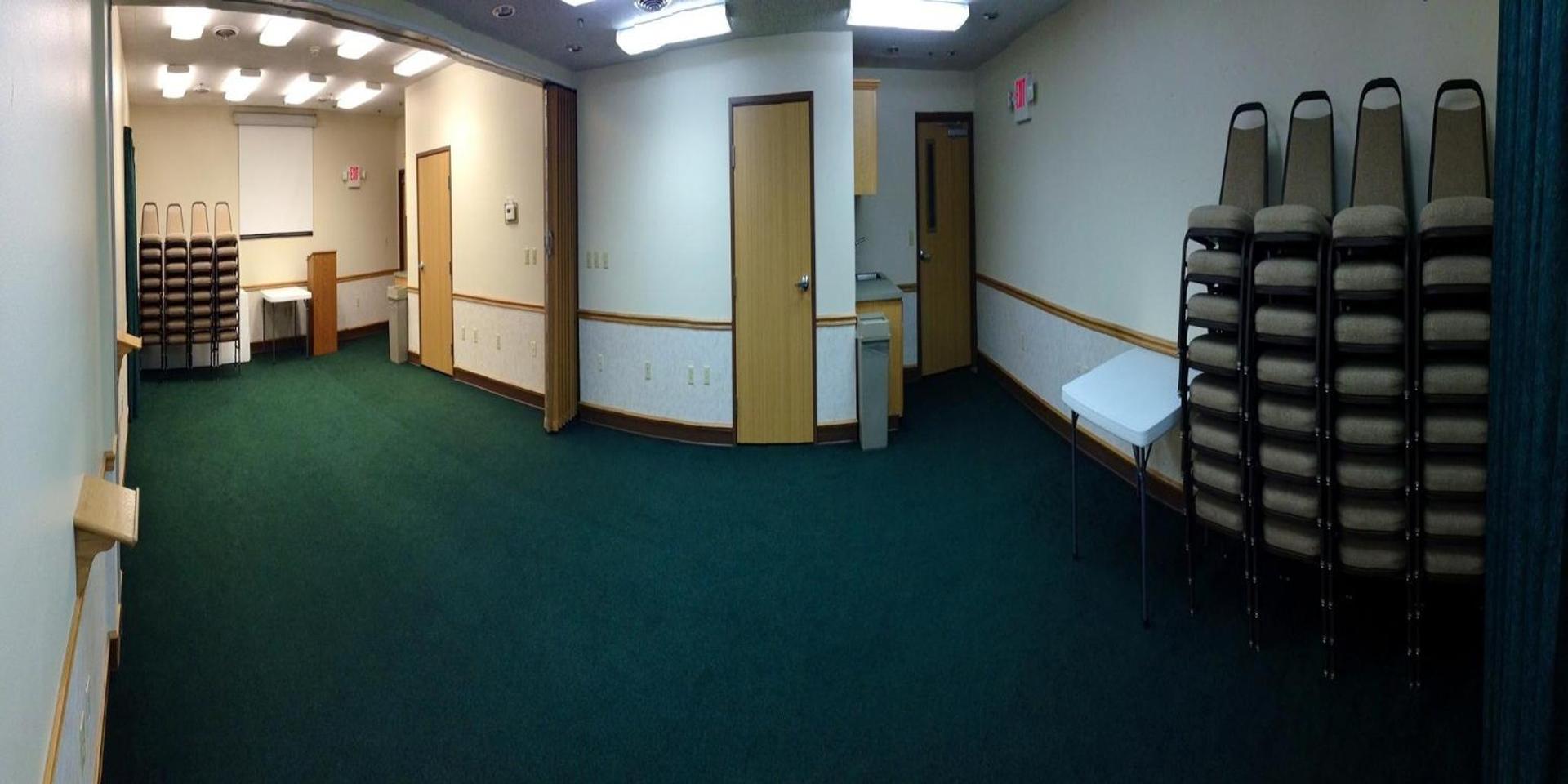 Super 8 by Wyndham Ava photo 21