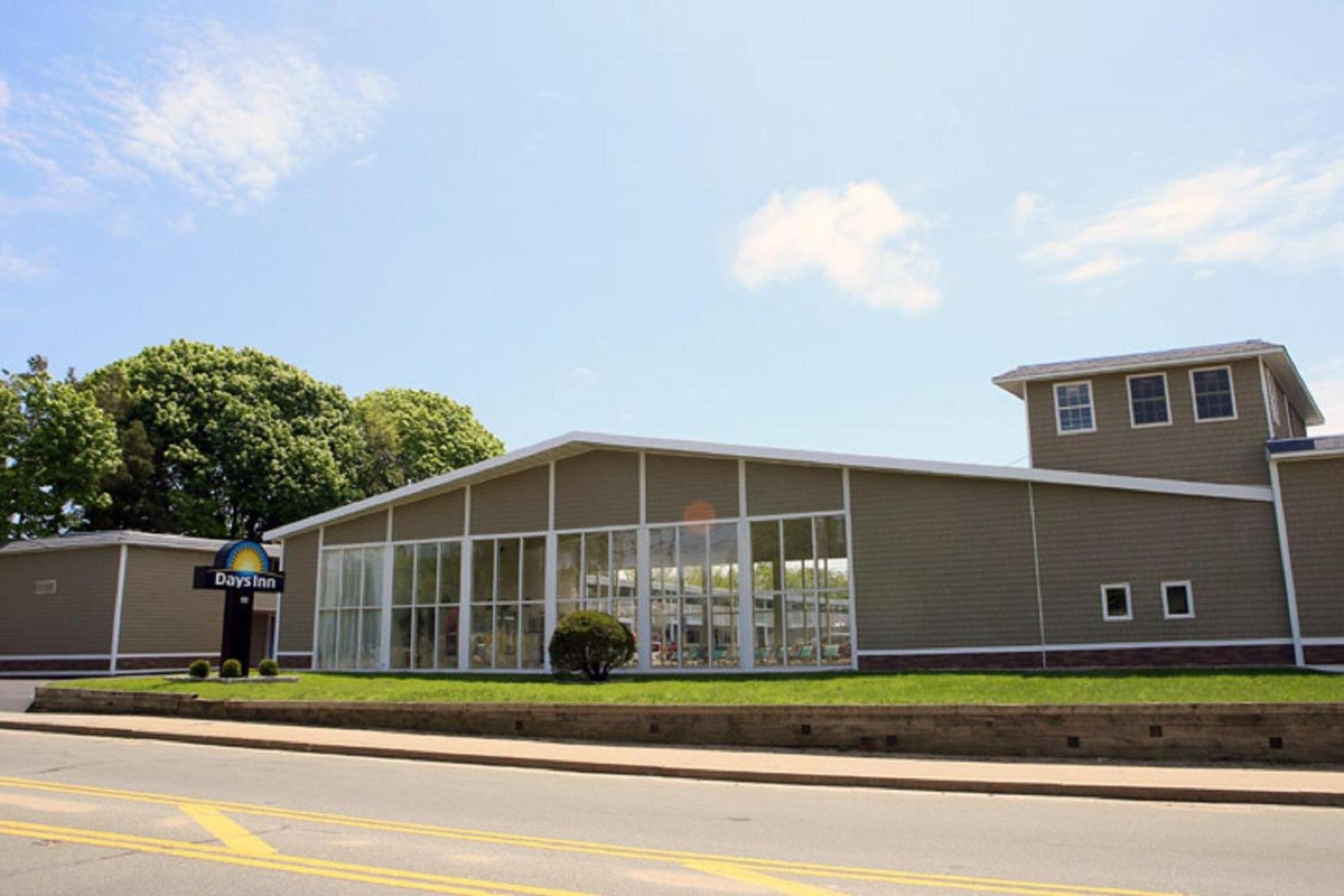 Days Inn by Wyndham - Cape Cod photo 27