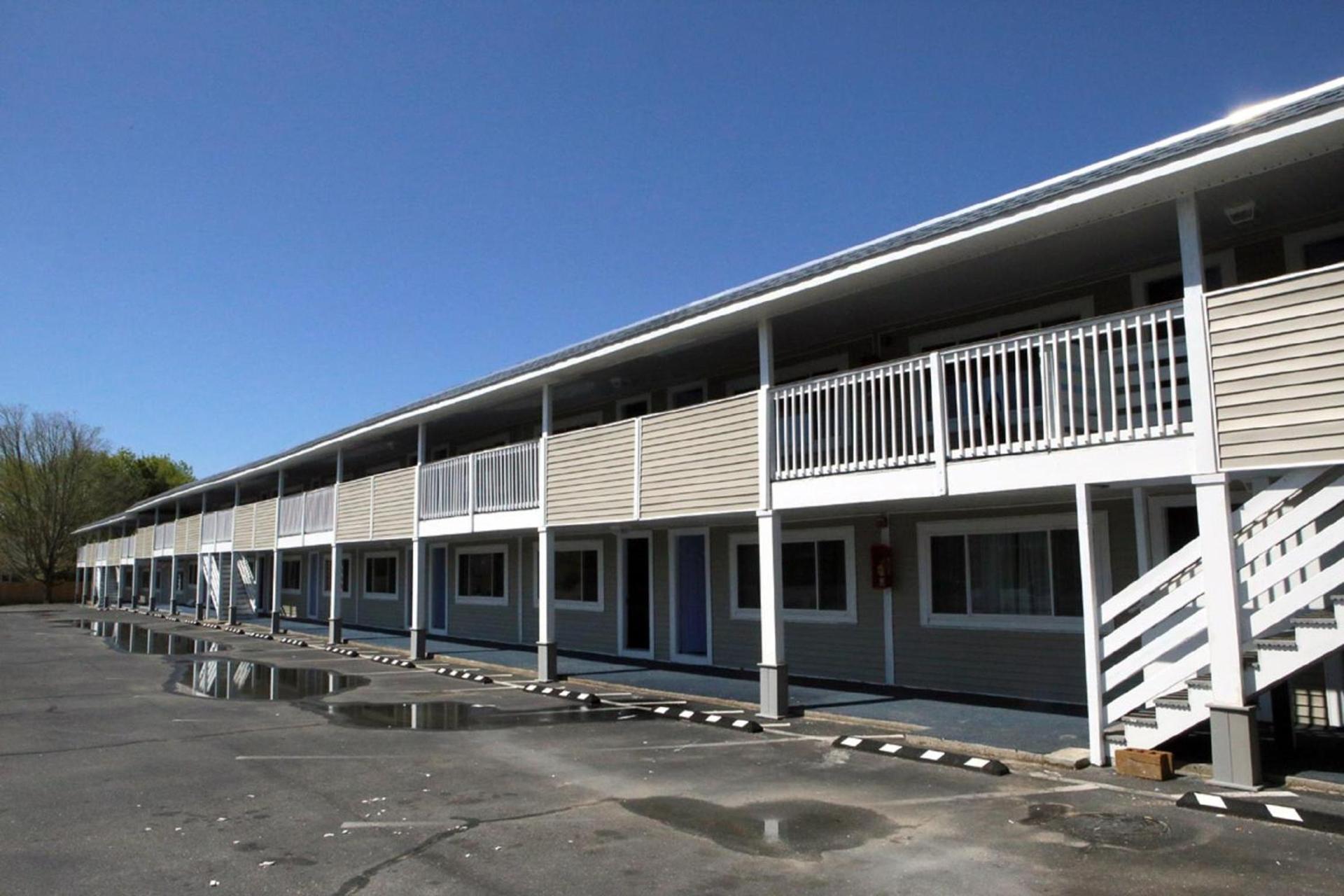 Days Inn by Wyndham - Cape Cod photo 38