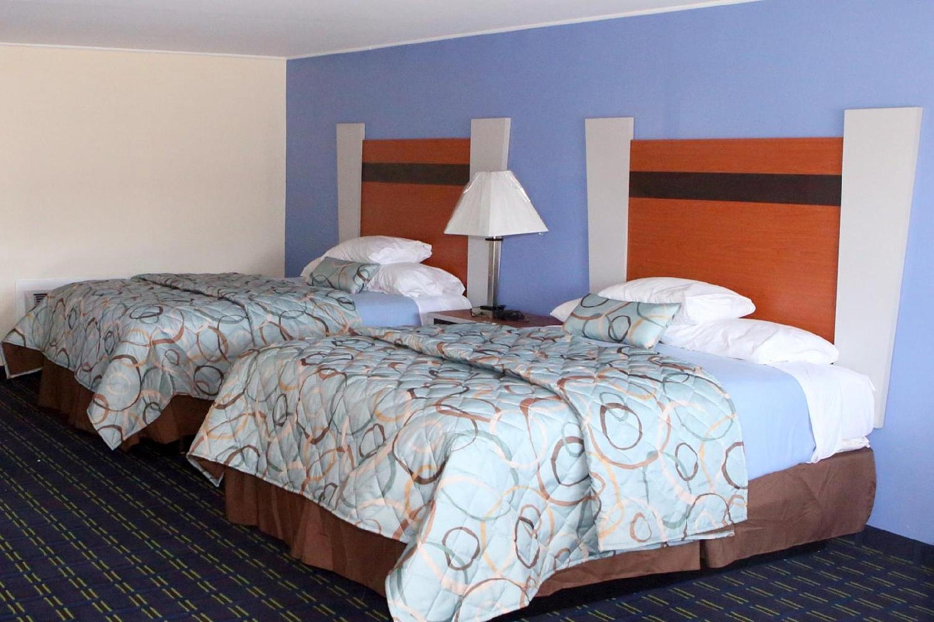Days Inn by Wyndham - Cape Cod photo 35