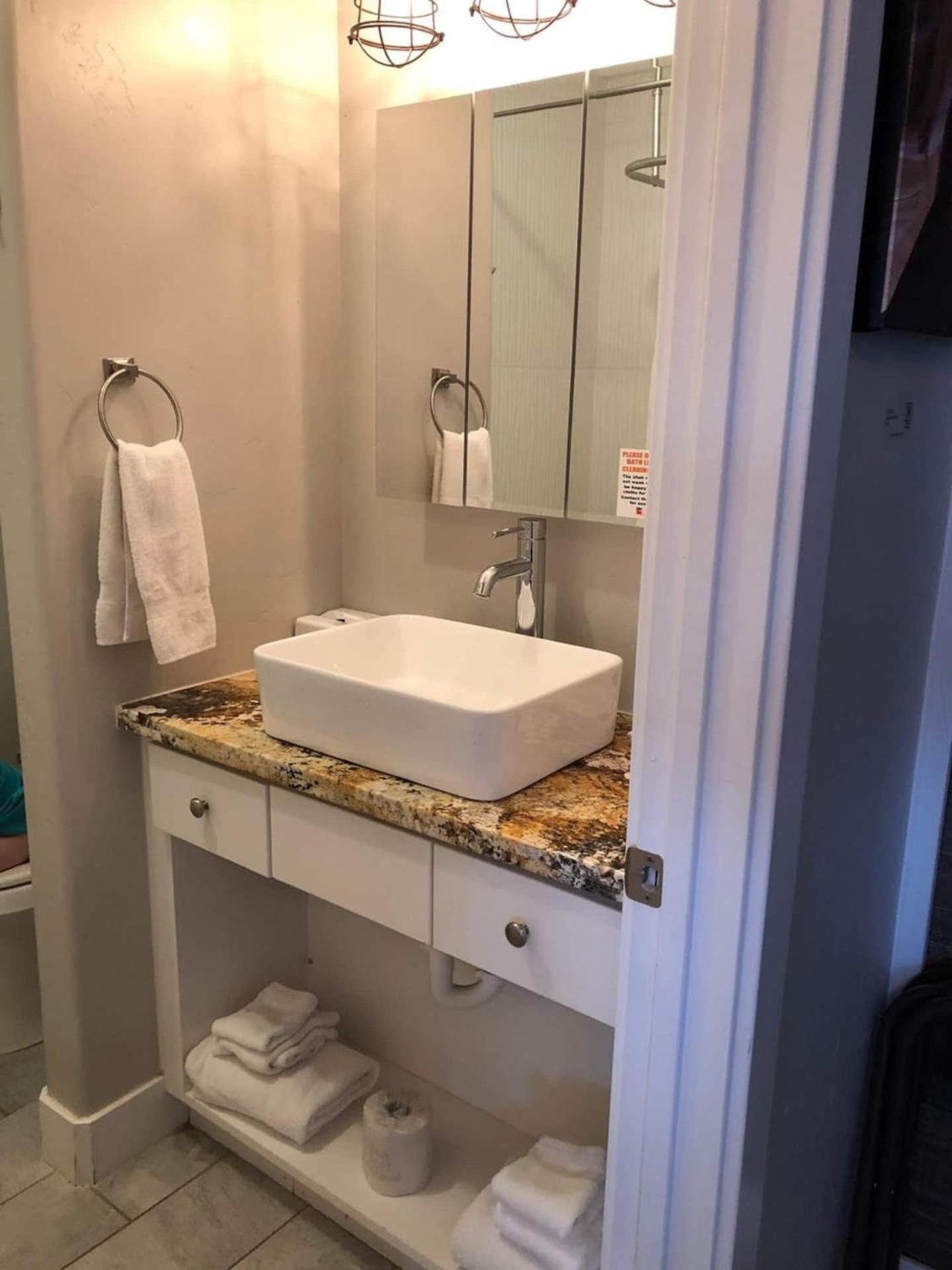 The Flagstone Boutique Inn & Suites photo 49