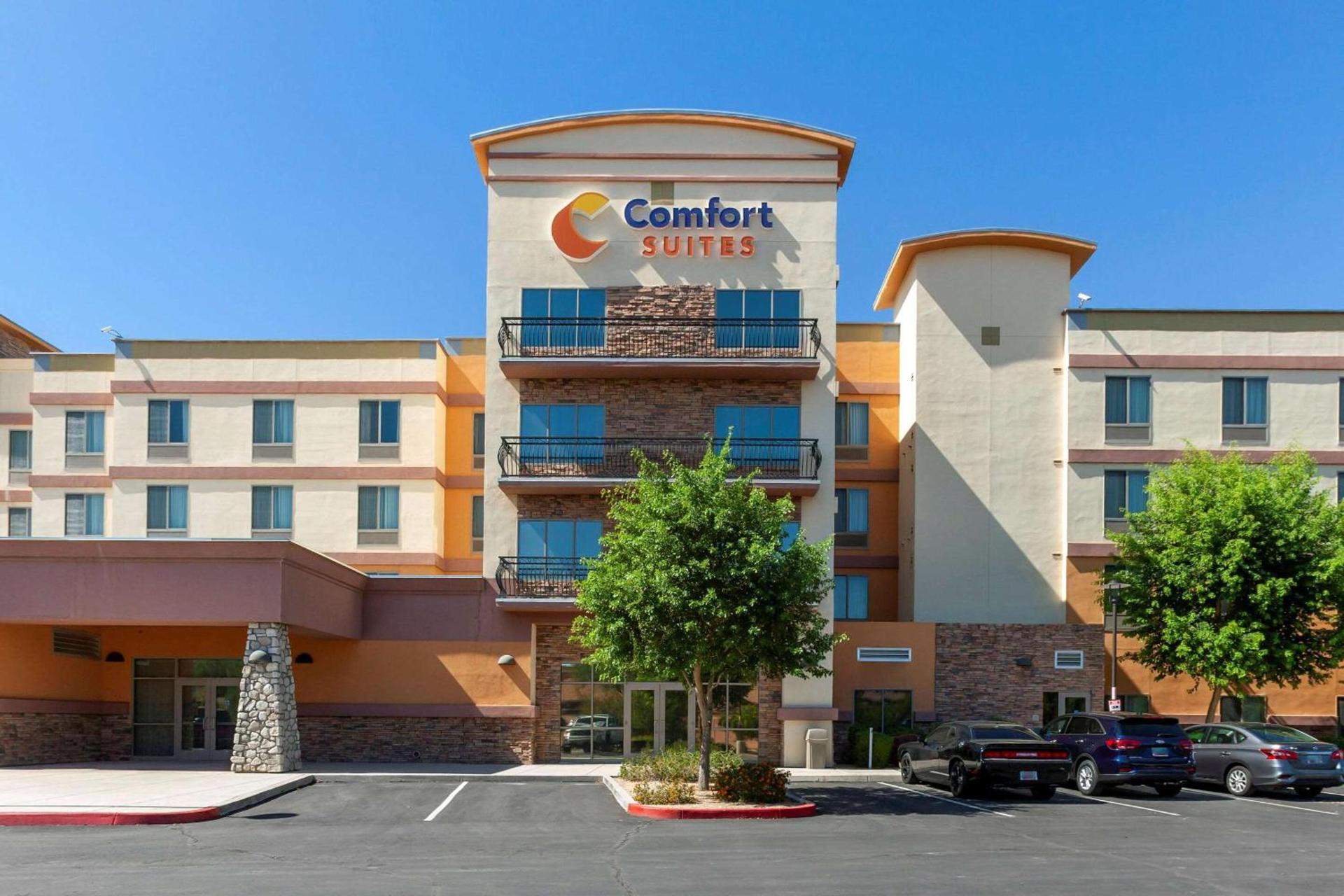 Comfort Suites Glendale - State Farm Stadium Area photo 4