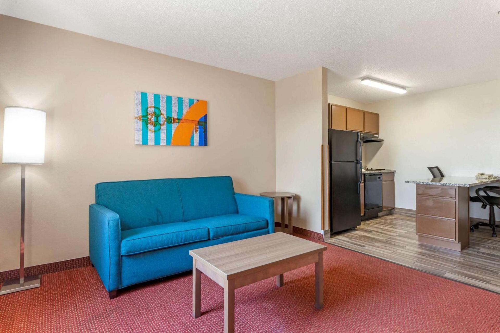 MainStay Suites Dubuque at Hwy 20 photo 16