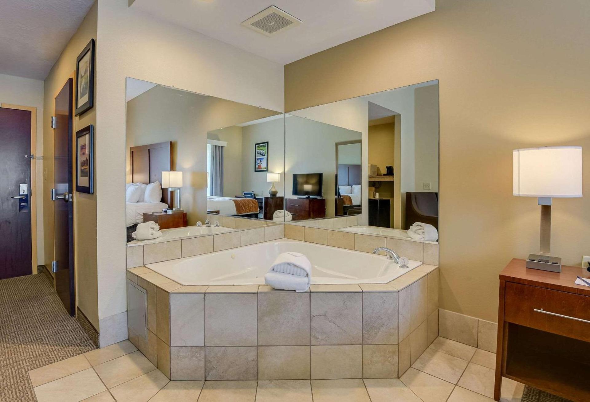 Comfort Inn & Suites Augusta Fort Gordon Area photo 17