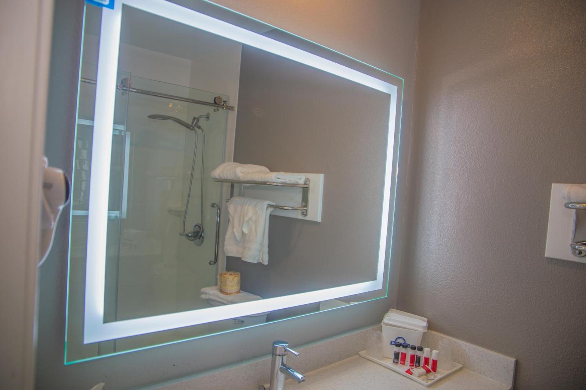 Days Inn by Wyndham Redwood City photo 40