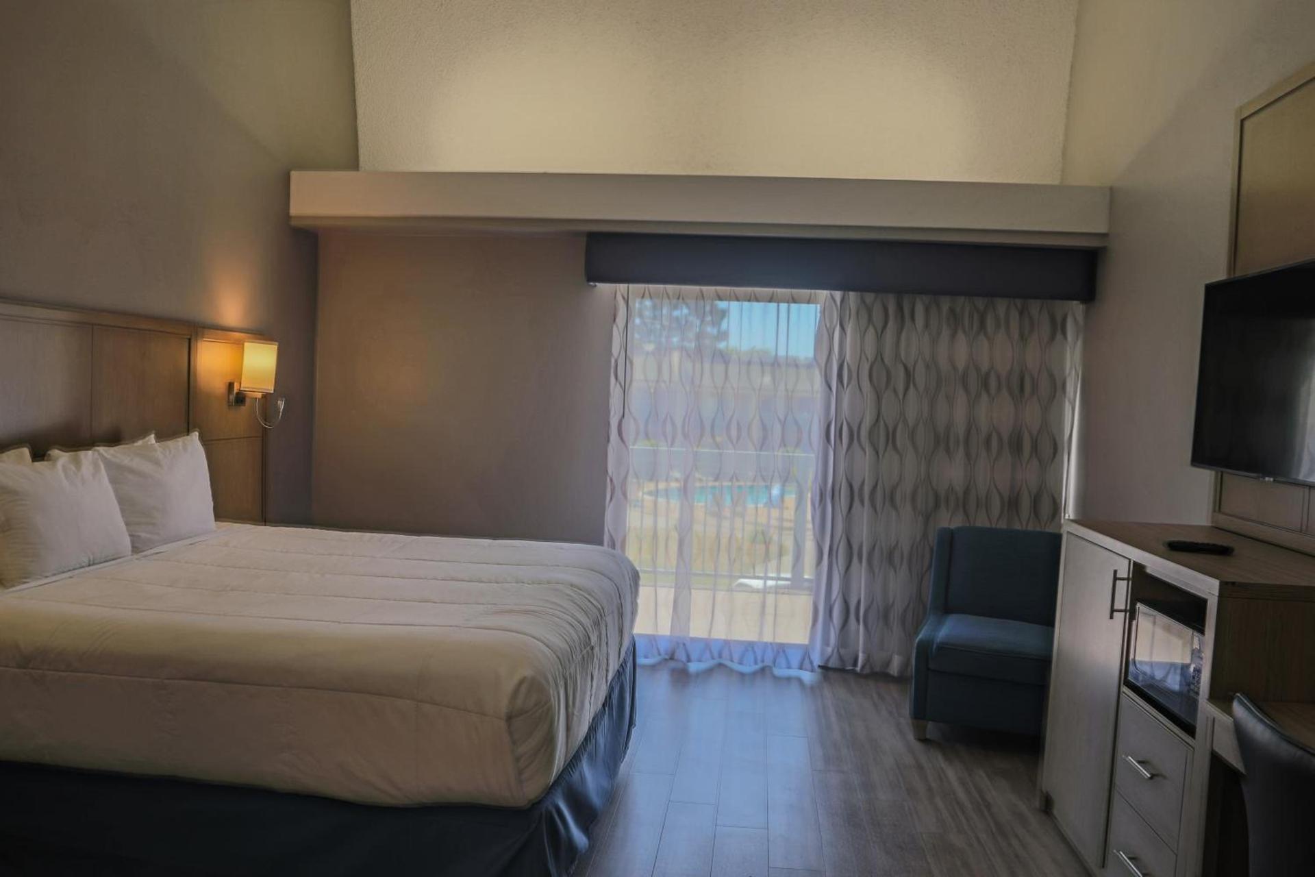Days Inn by Wyndham Redwood City photo 54