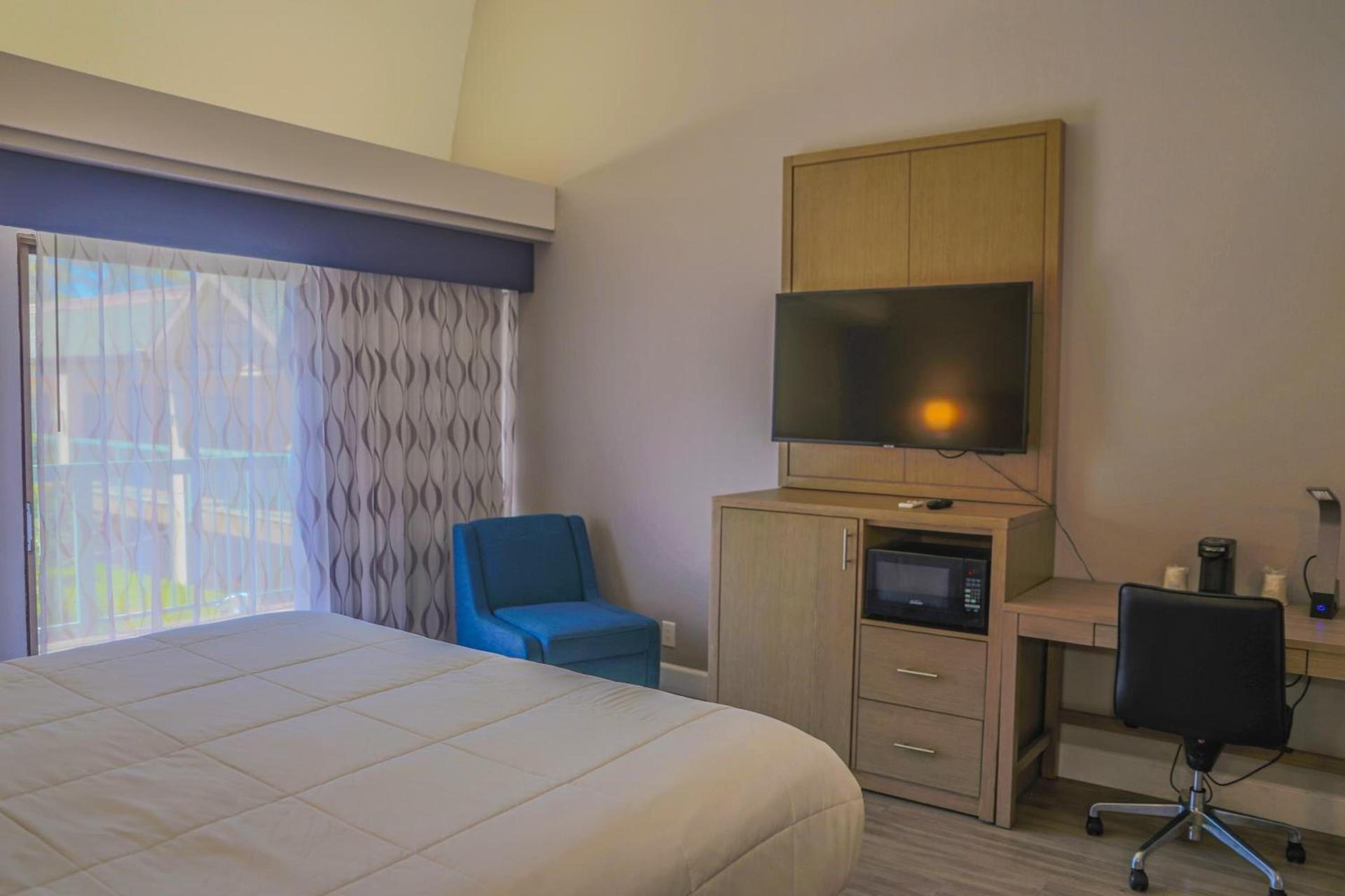 Days Inn by Wyndham Redwood City photo 53