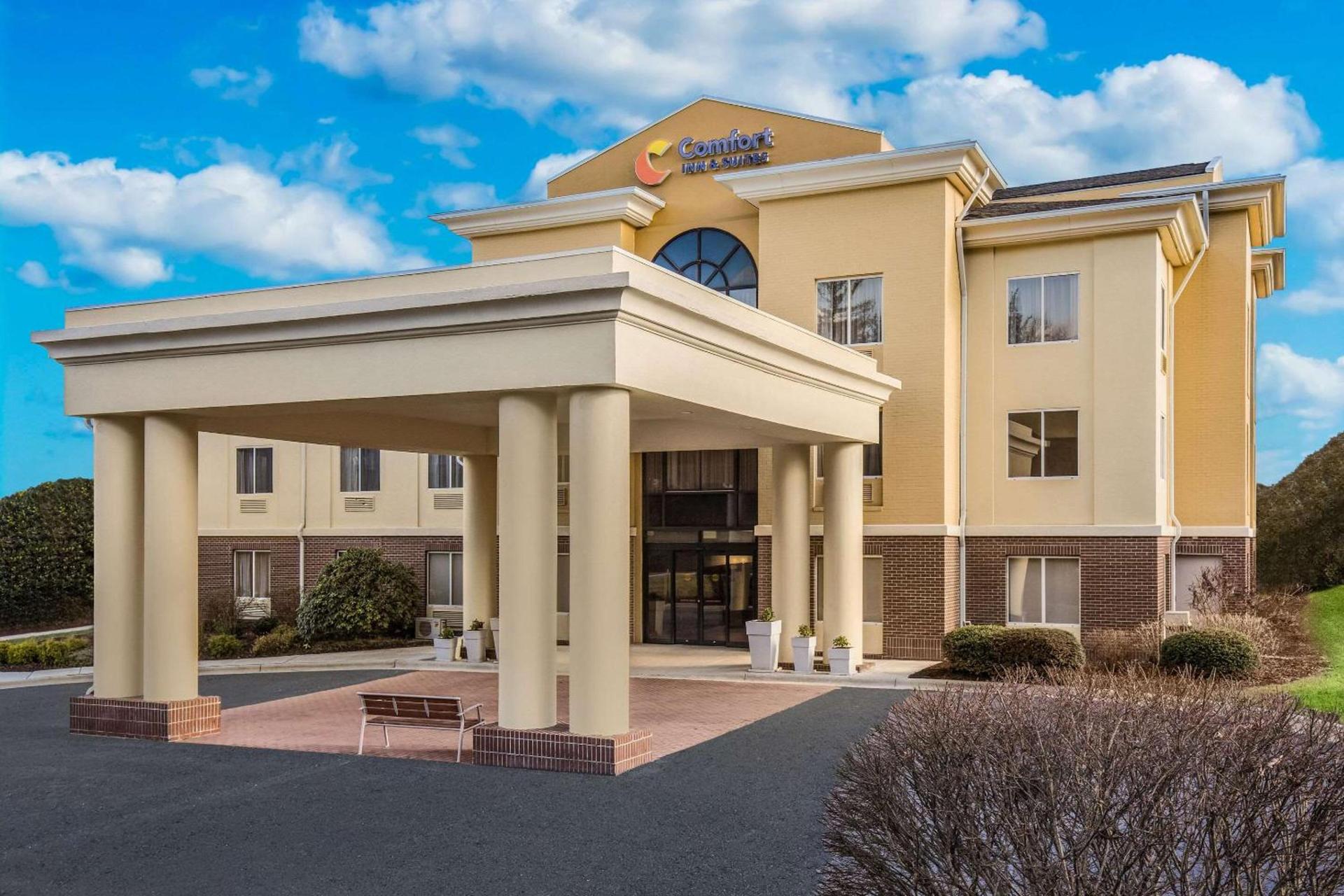 Comfort Inn & Suites Brevard North photo 2