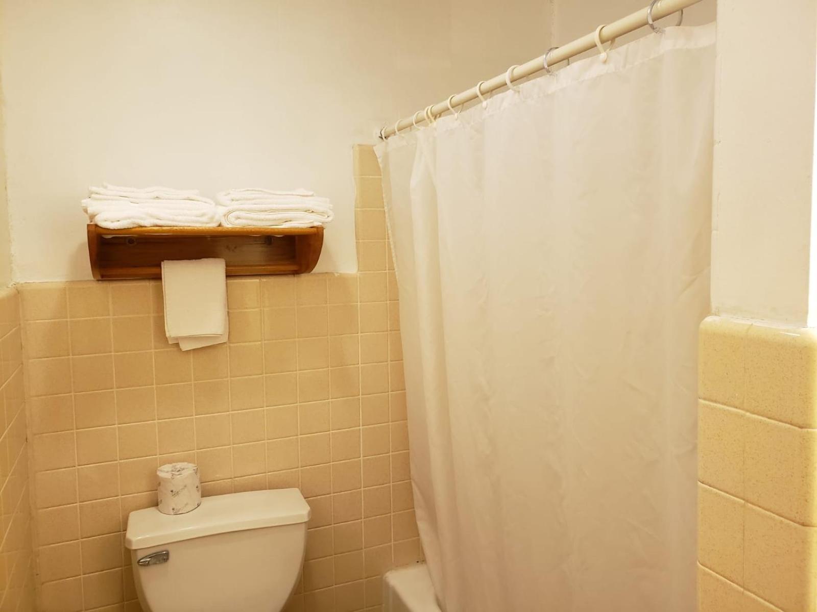 Spinning Wheel Motel photo 9
