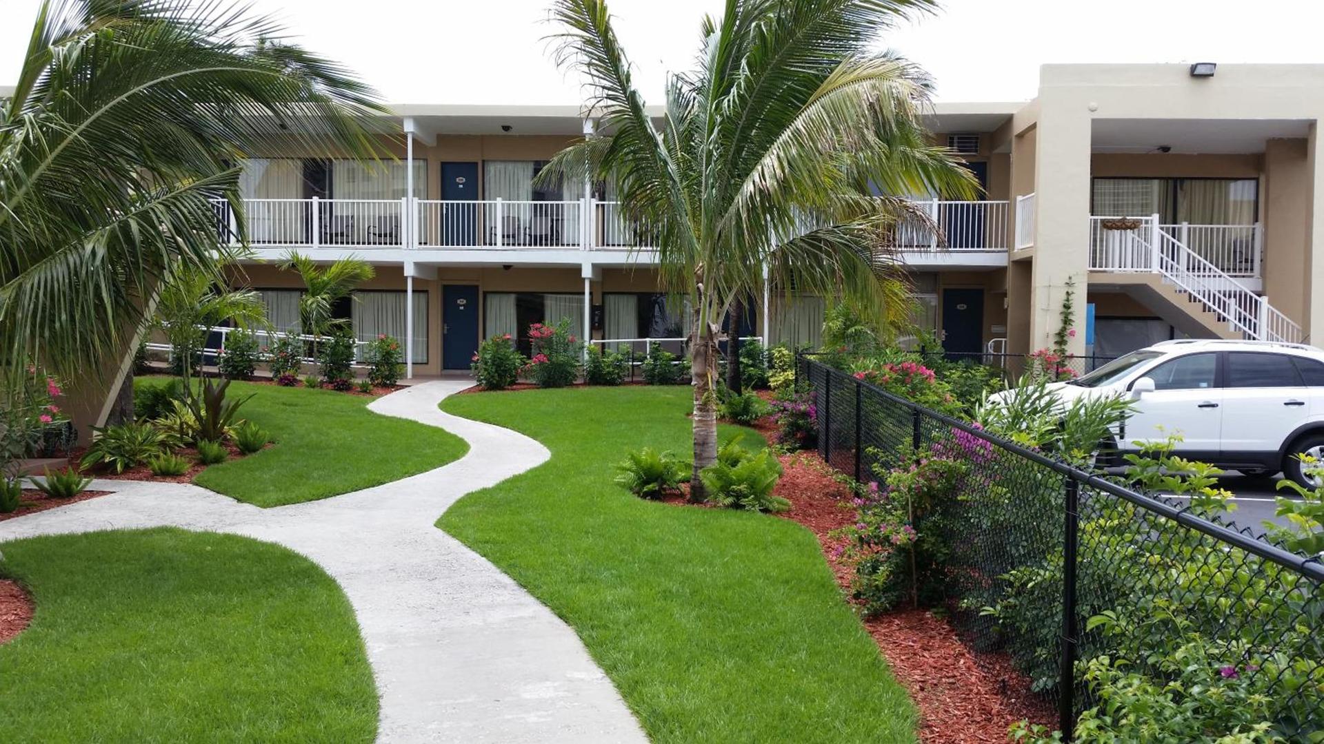 Oceans Beach Resort & Suites — hotel in Pompano Beach