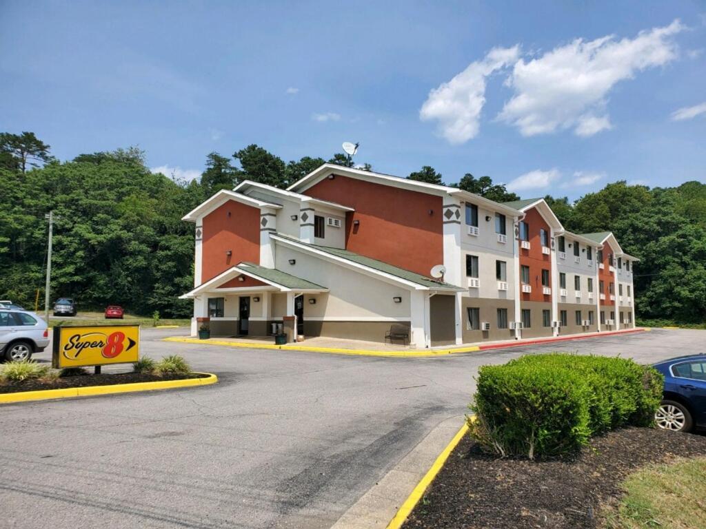 Super 8 by Wyndham Salem VA photo 11