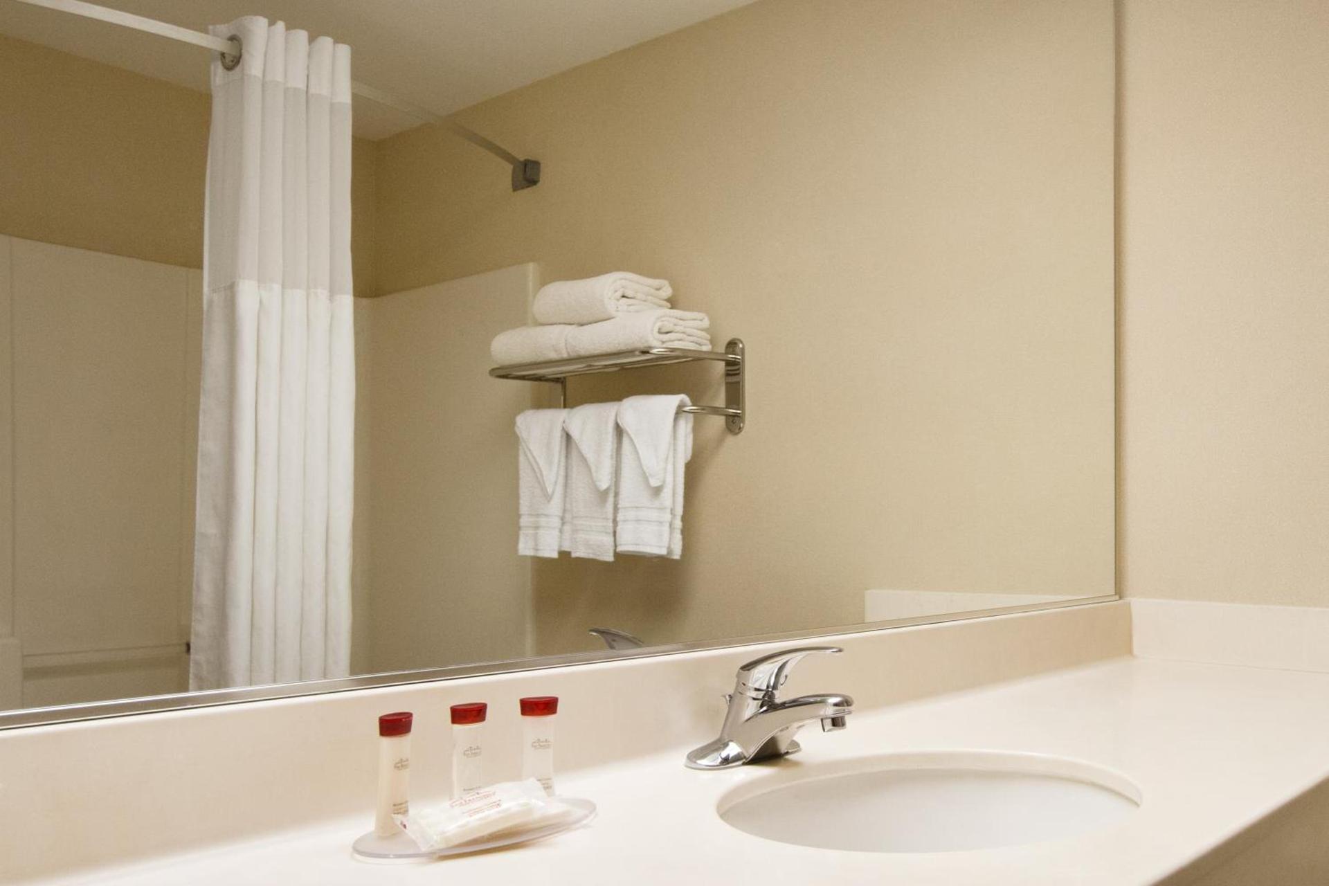 Ramada by Wyndham SeaTac Airport photo 22
