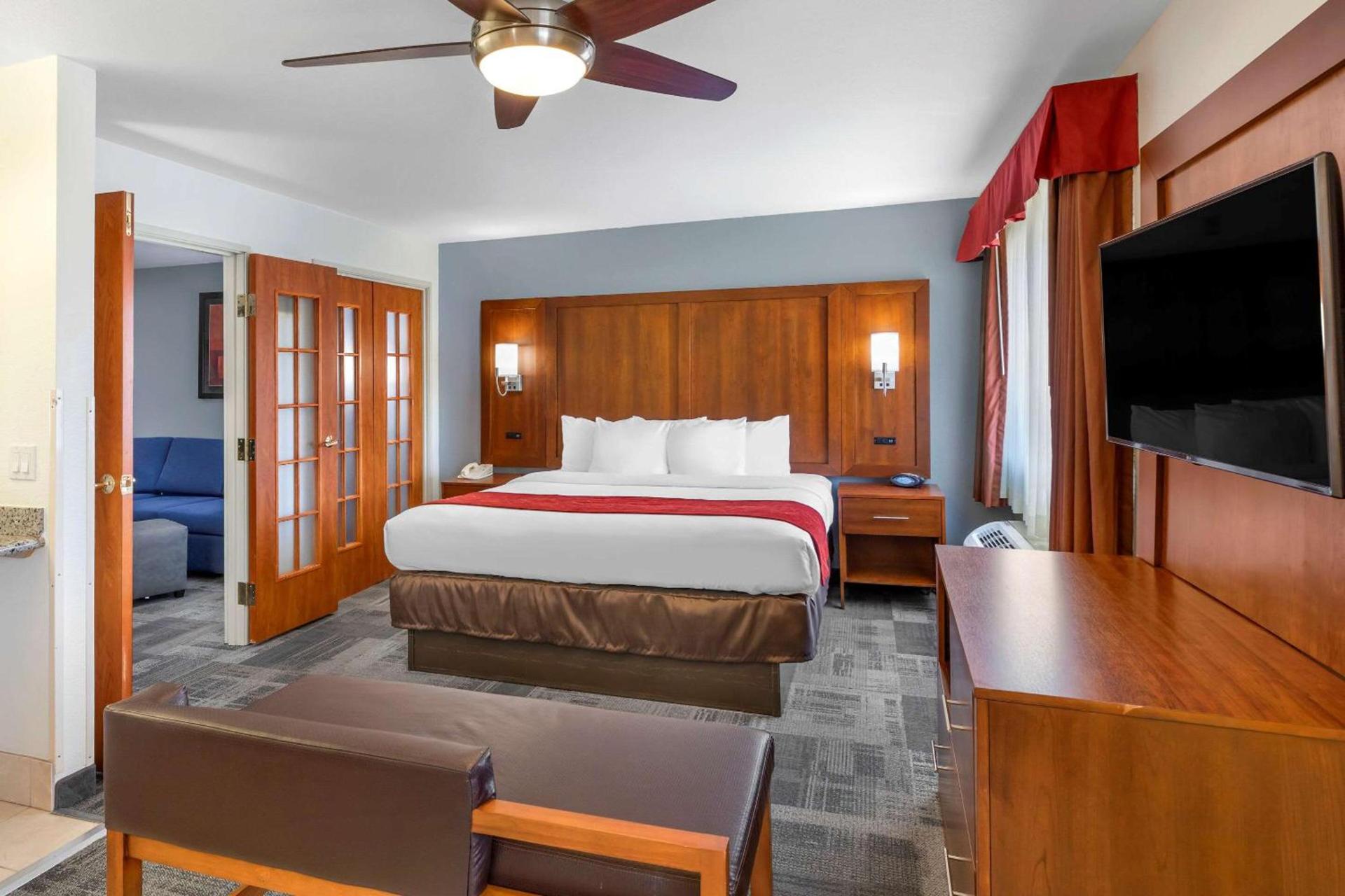Comfort Suites Denver Tech Center photo 9