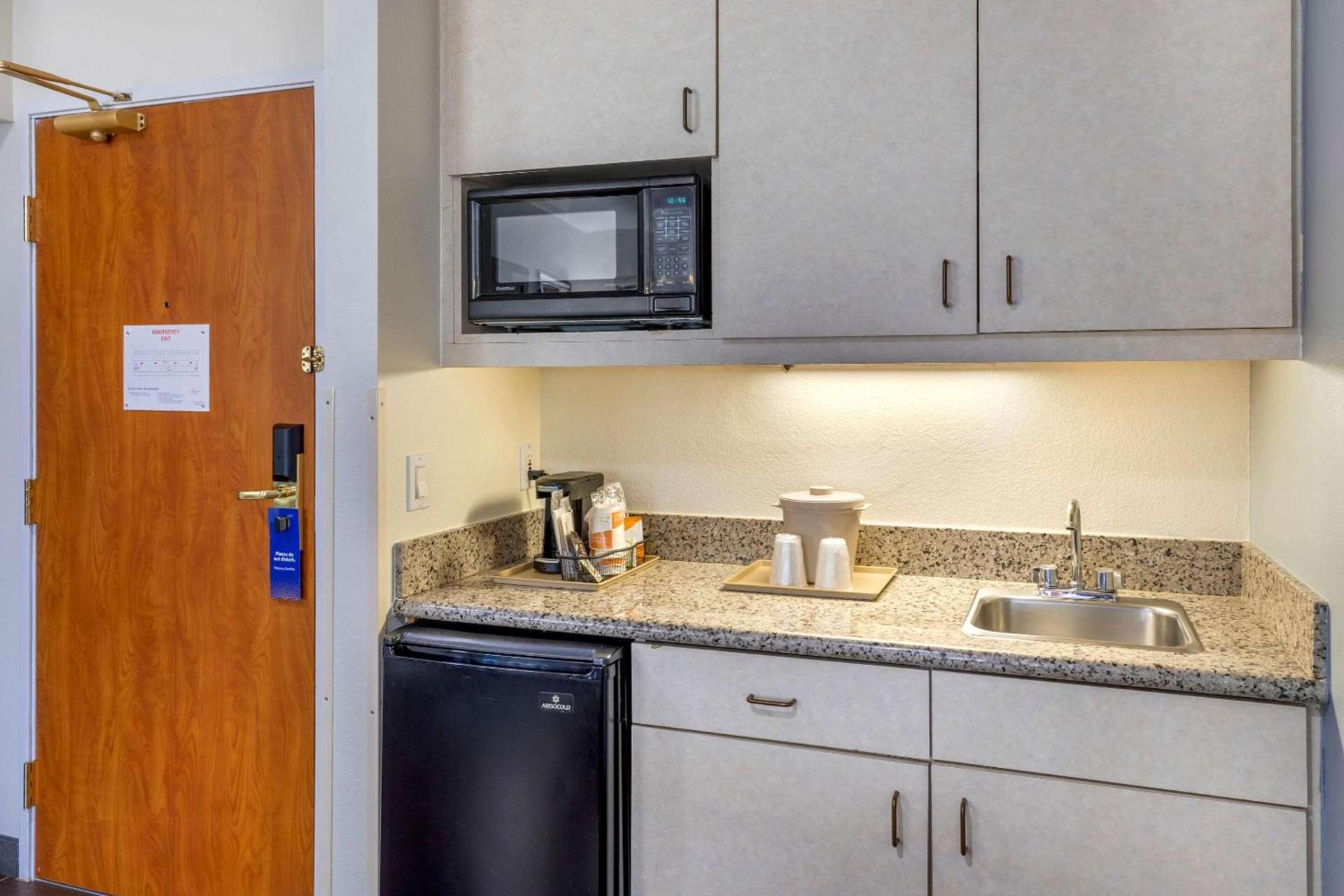 Comfort Suites Denver Tech Center photo 12