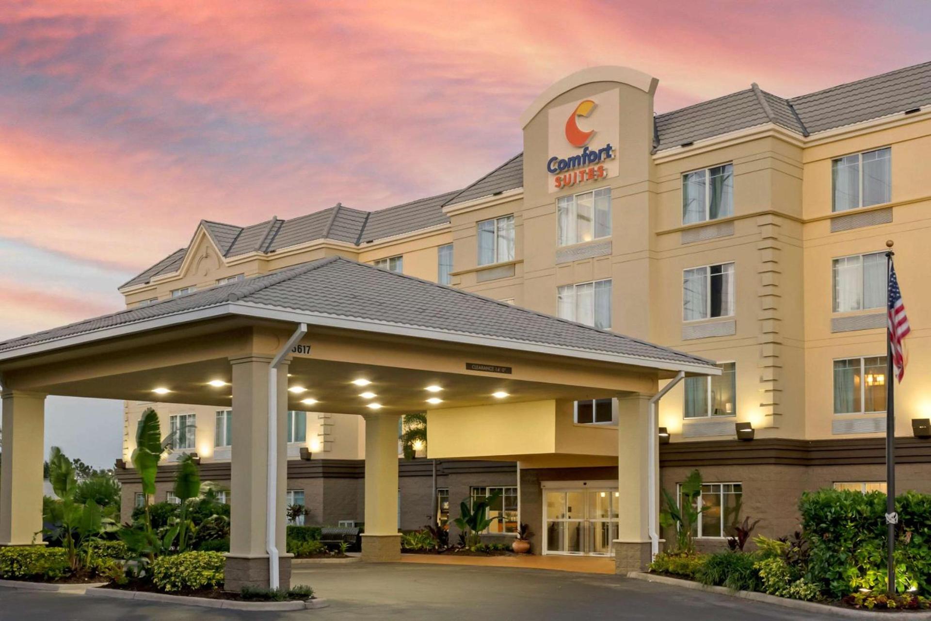 Comfort Suites Near Universal Orlando Resort photo 2