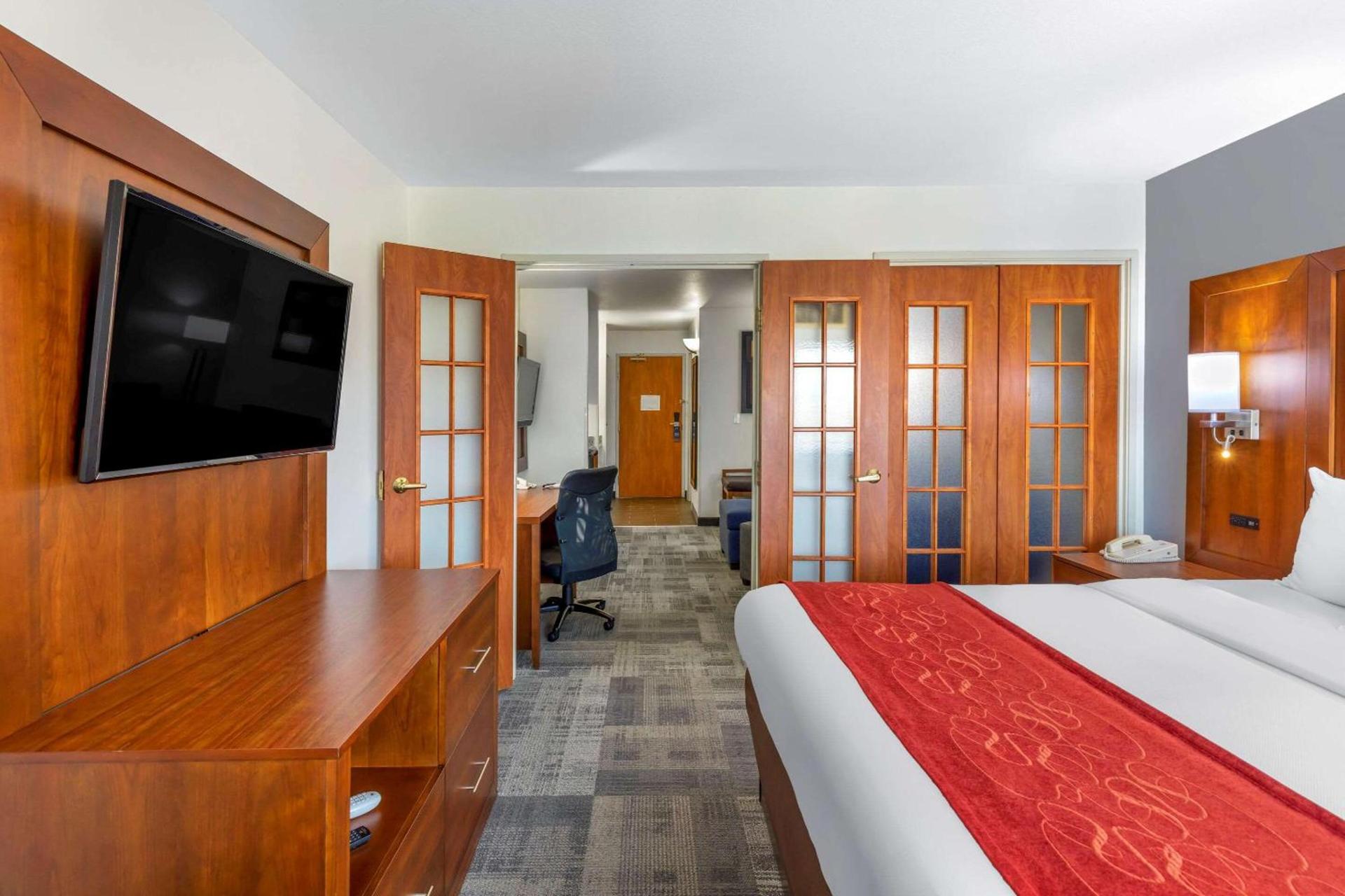 Comfort Suites Denver Tech Center photo 17