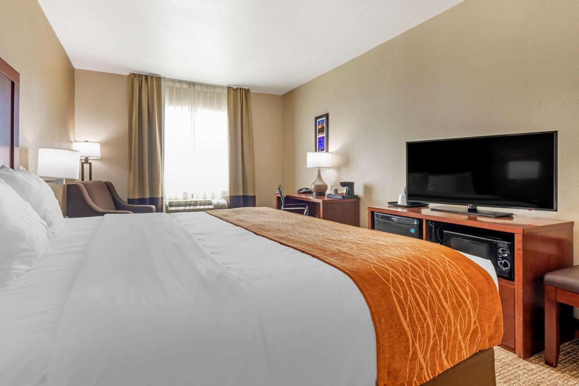 Comfort Inn Near UNT photo 8