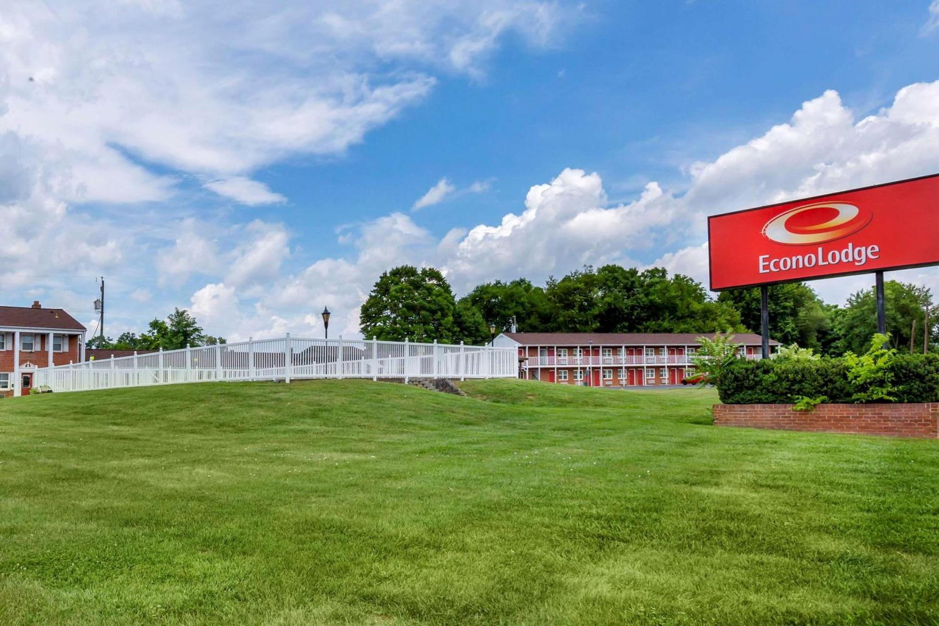 Econo Lodge Woodstock - Shenandoah Valley I-81 — hotel in Woodstock