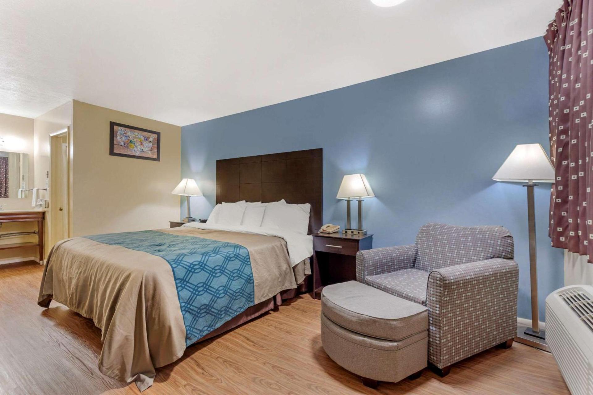 Econo Lodge Woodstock - Shenandoah Valley I-81 photo 8