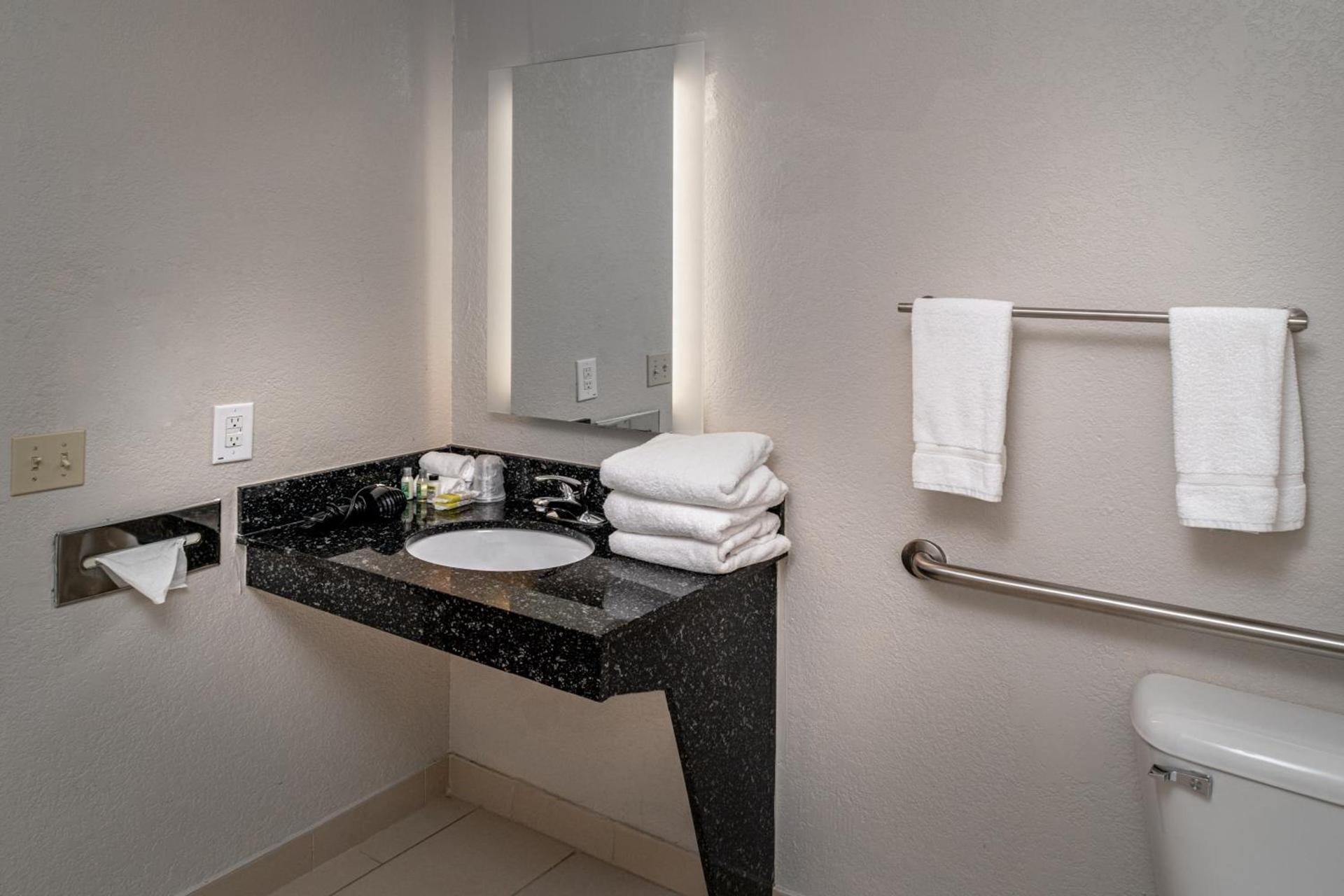 Holiday Inn Express and Suites Pikeville by IHG photo 11